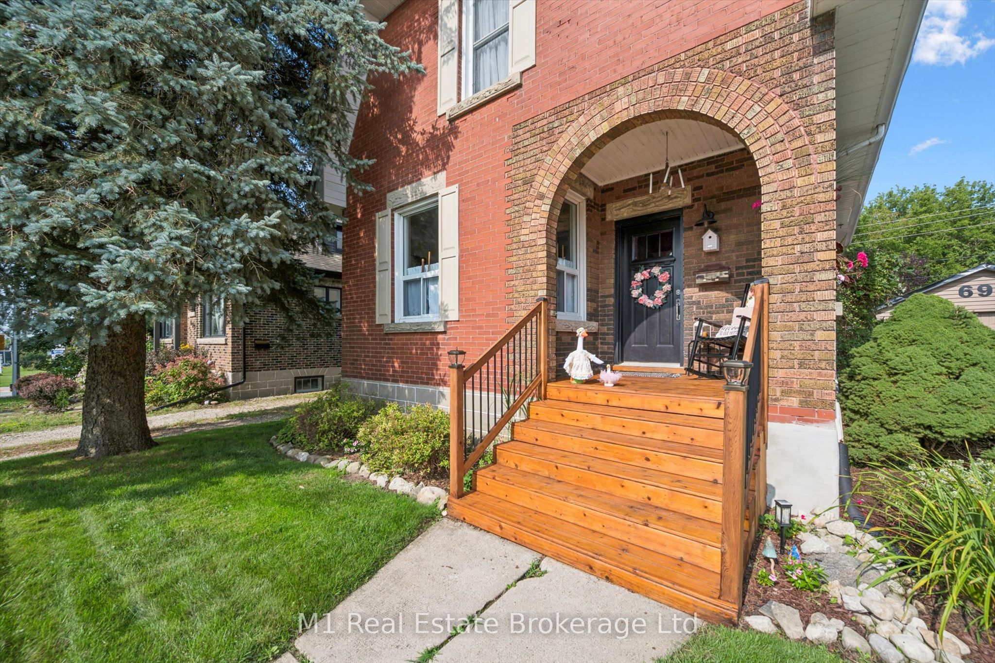 691 St Andrew Street W, Centre Wellington, ON N1M 1P7 photo 3