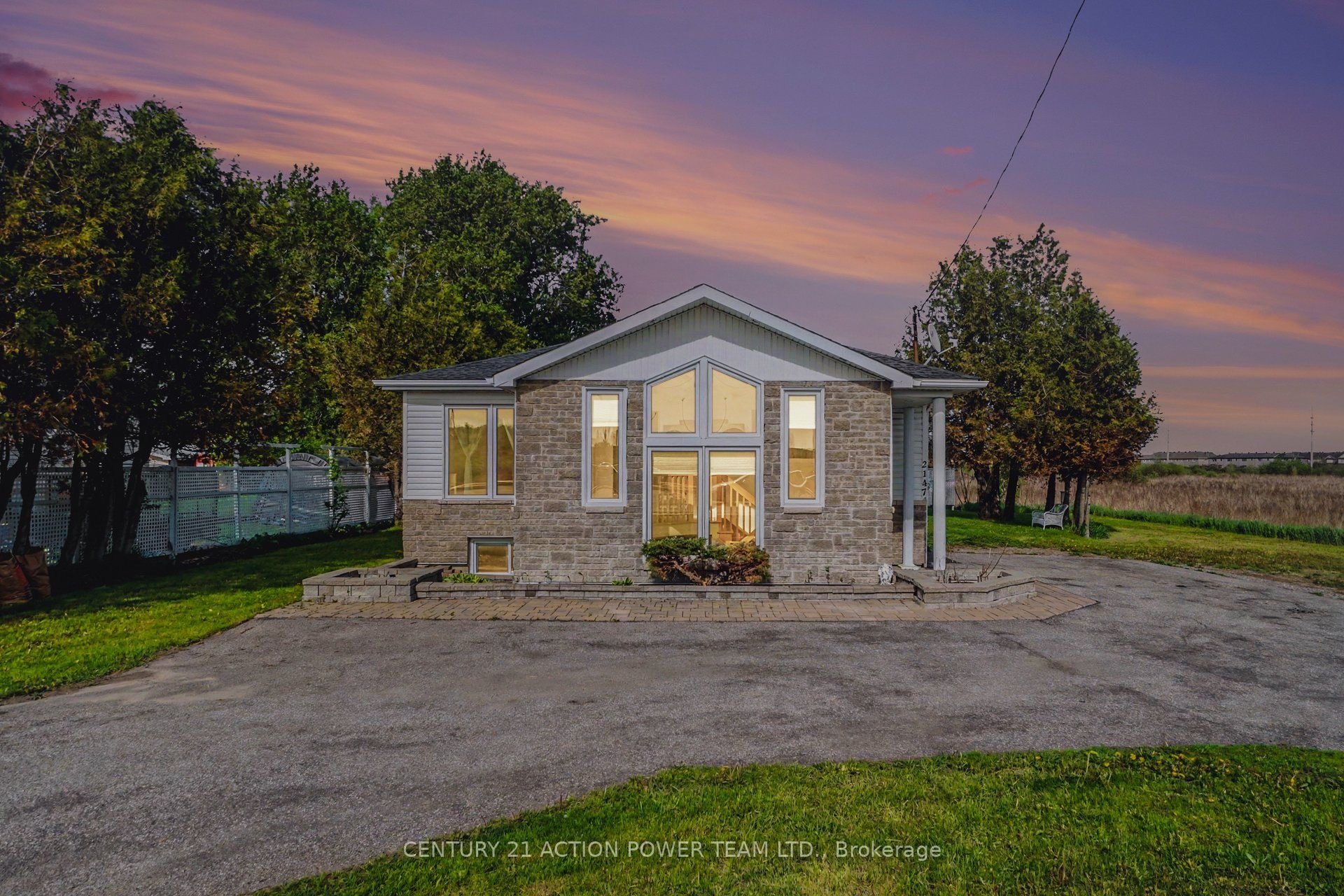 2147 Mer Bleue Road, Orleans - Convent Glen and Area, ON K4A 3T9 photo 2