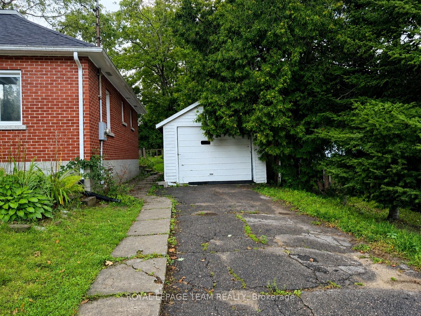 218 Fraser Street, Pembroke, ON K8A 1X5 photo 2