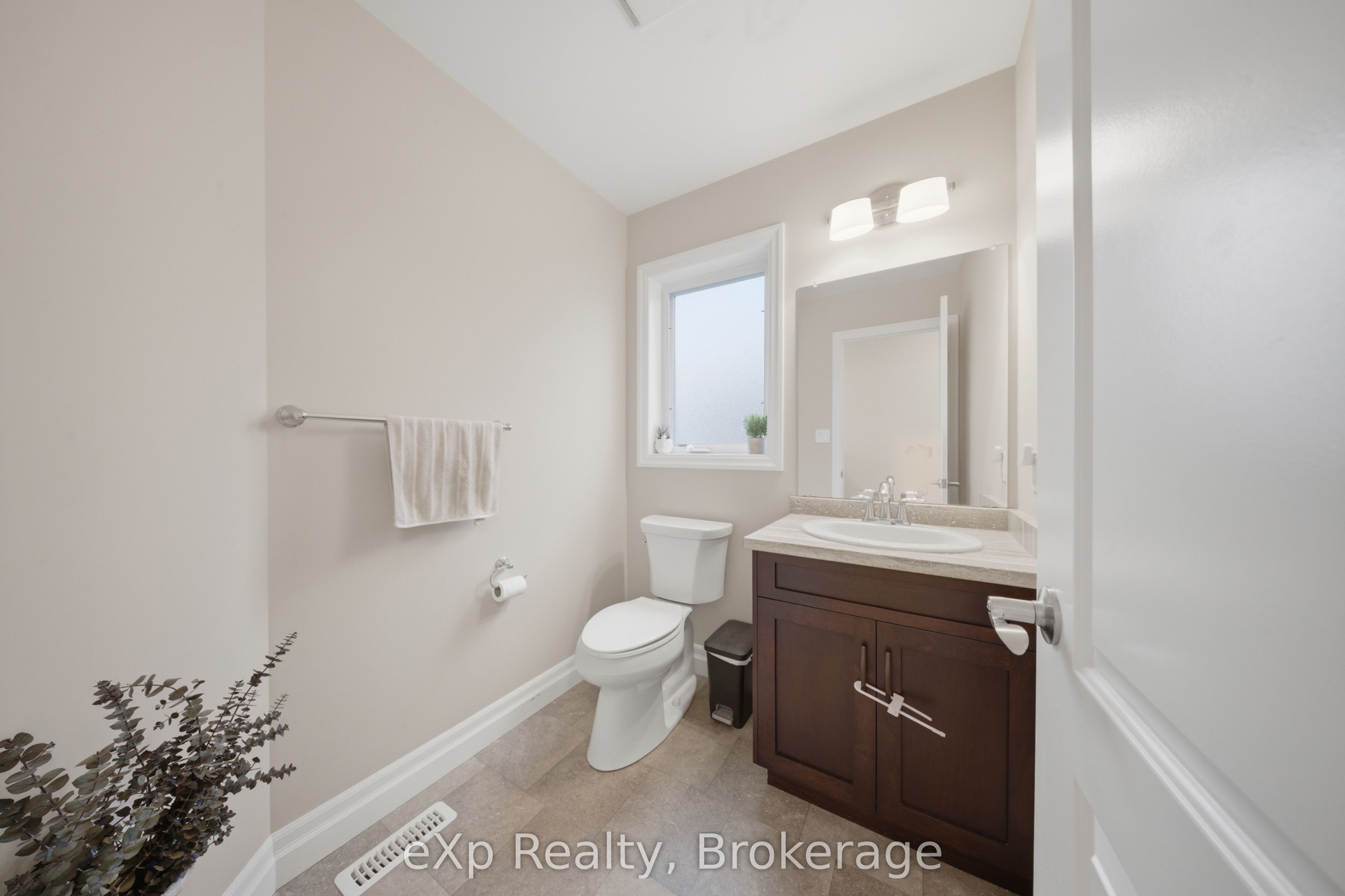 300 Hutton Street E, North Perth, ON N4W 0C1 photo 5