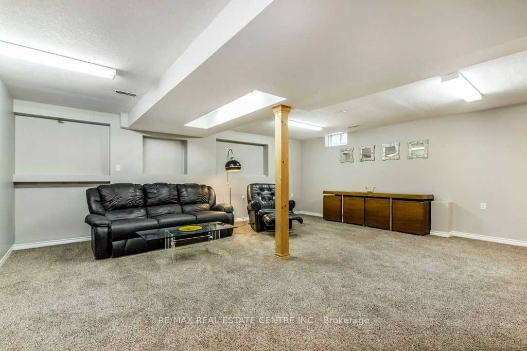 131 Mcnichol Drive Basemen, Cambridge, ON N1P 1E1 photo 3