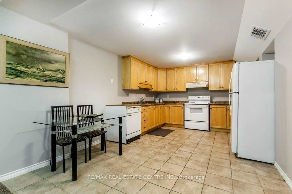 131 Mcnichol Drive Basemen, Cambridge, ON N1P 1E1 photo 5