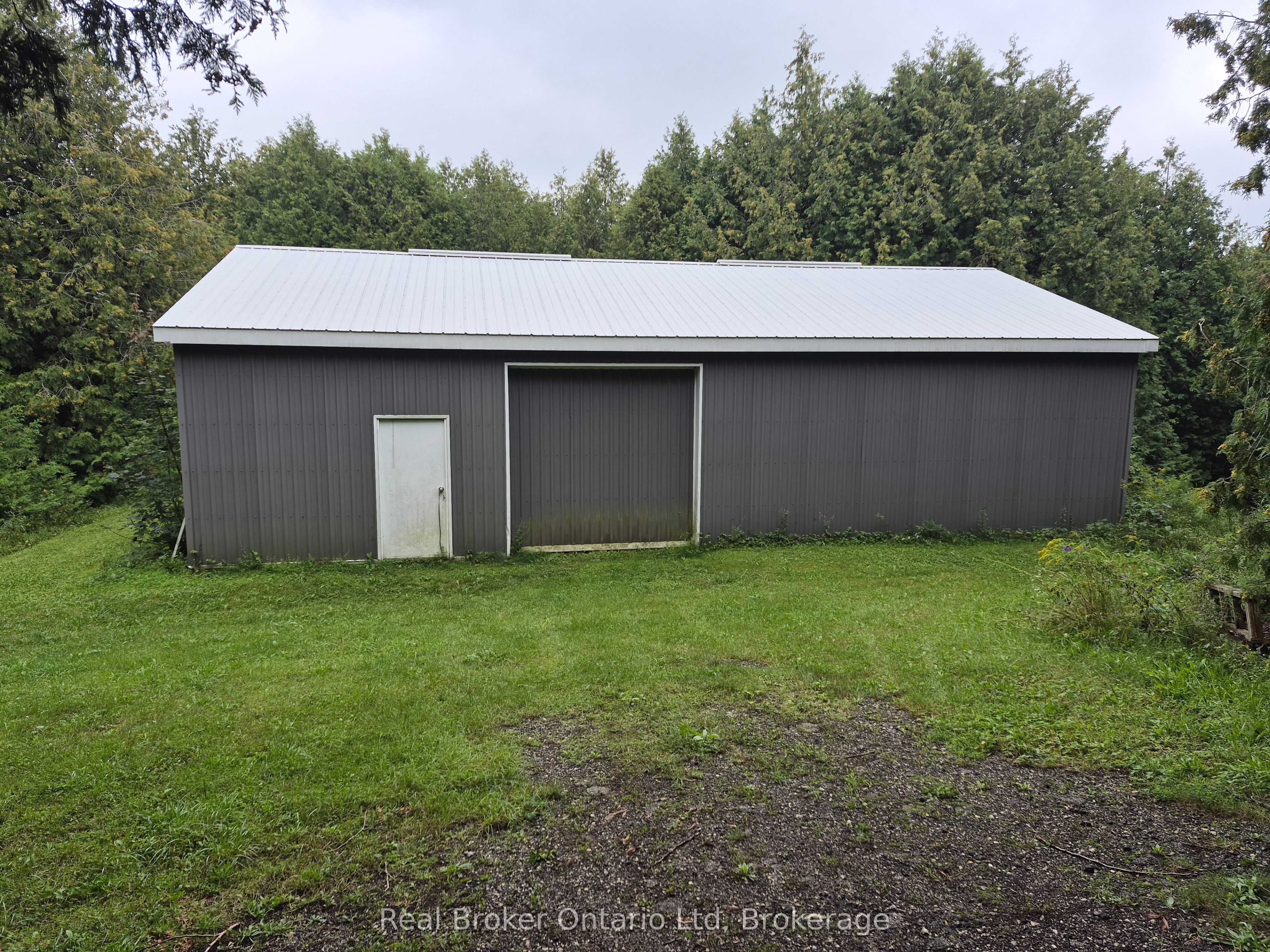 775522 S HIGHWAY 10 Highway S, West Grey, ON N0C 1H0 photo 3