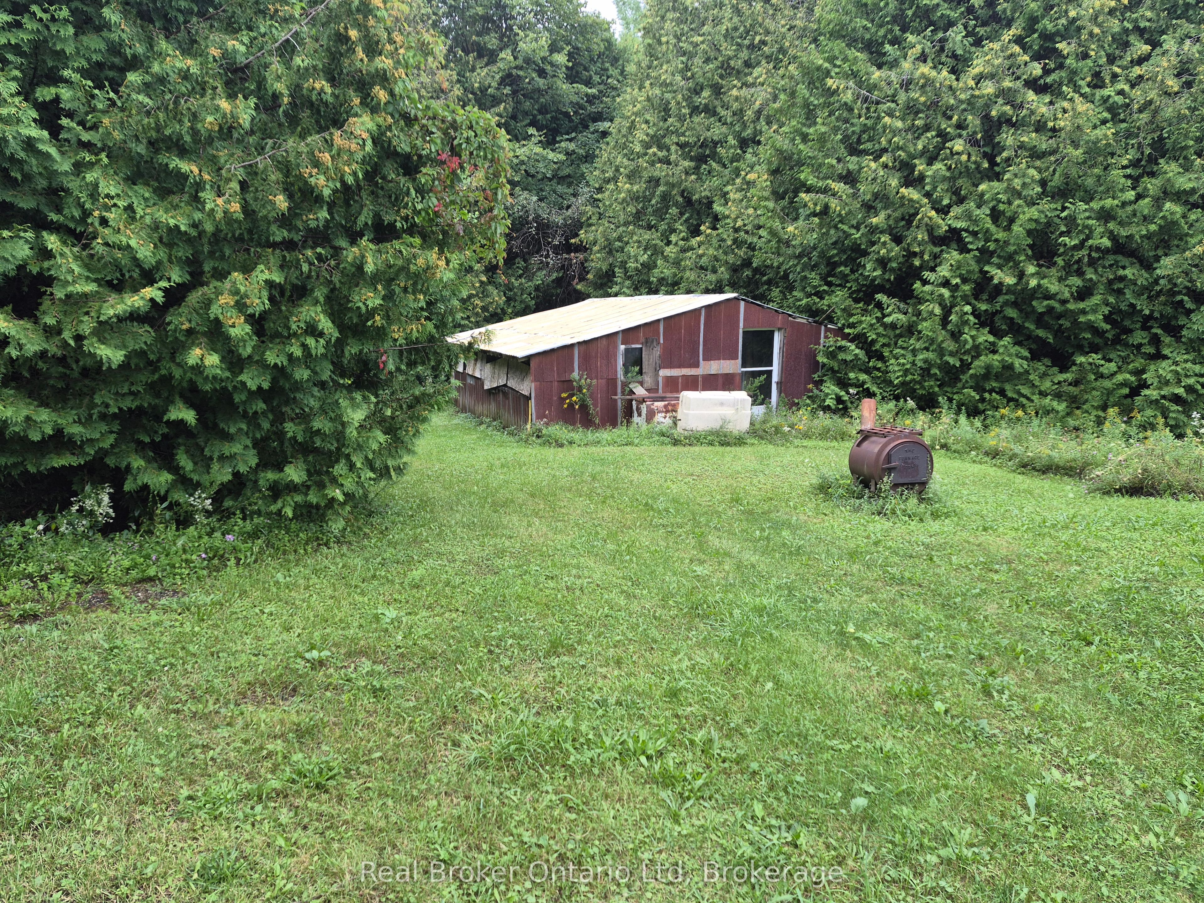 775522 S HIGHWAY 10 Highway S, West Grey, ON N0C 1H0 photo 4
