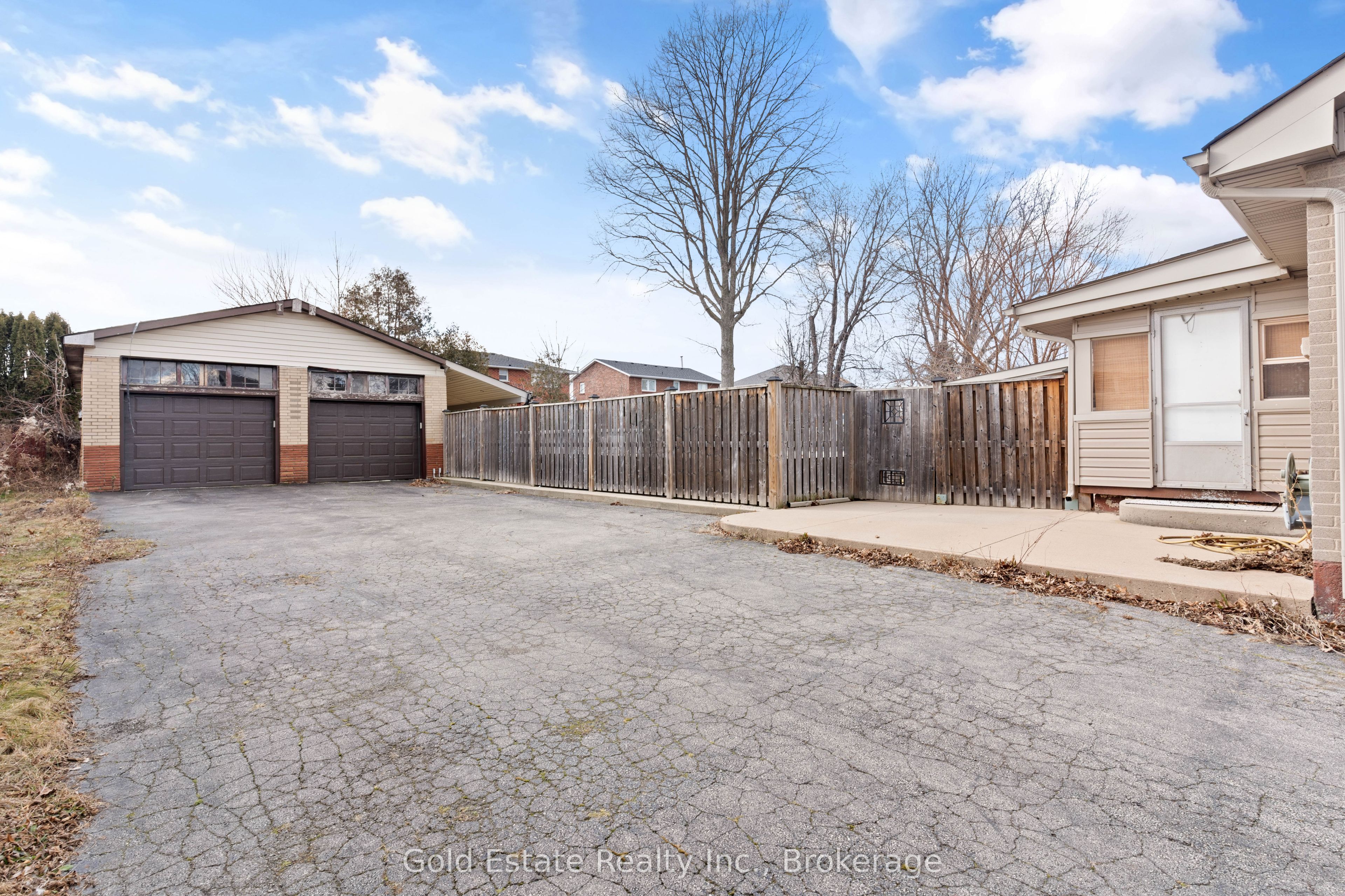 298 Barton Street, Hamilton, ON L8E 2K6 photo 4