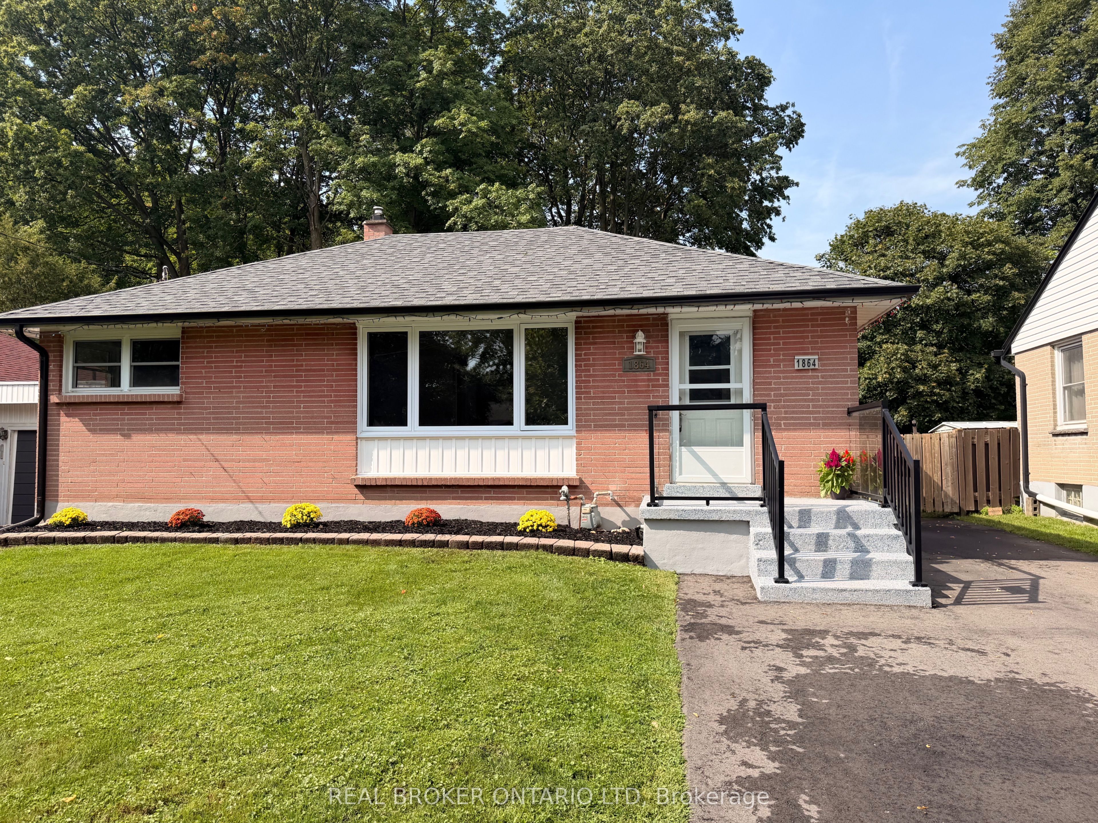 1864 Herbert Avenue, London East, ON N5V 2C5
