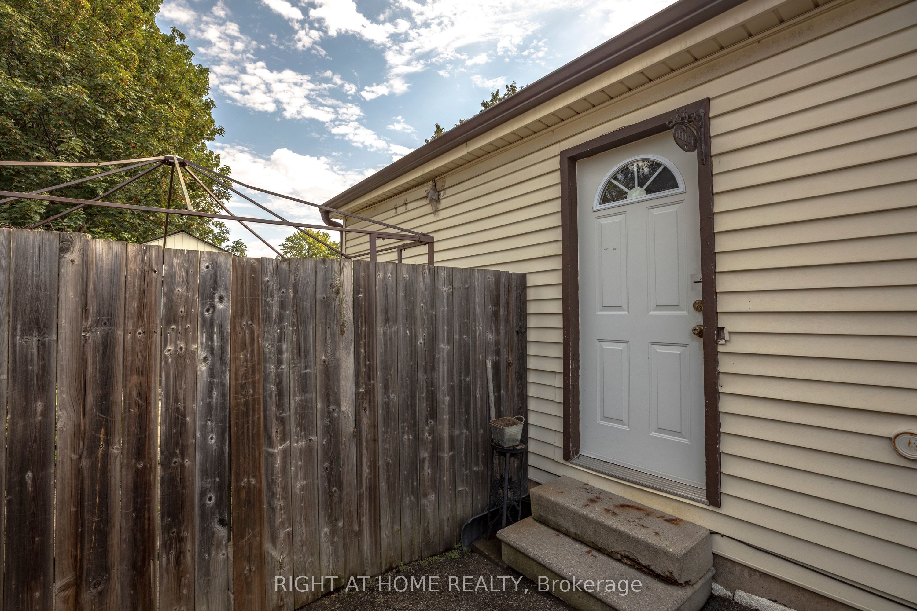 134 Catharine Avenue, Brantford, ON N3T 1Y4 photo 4