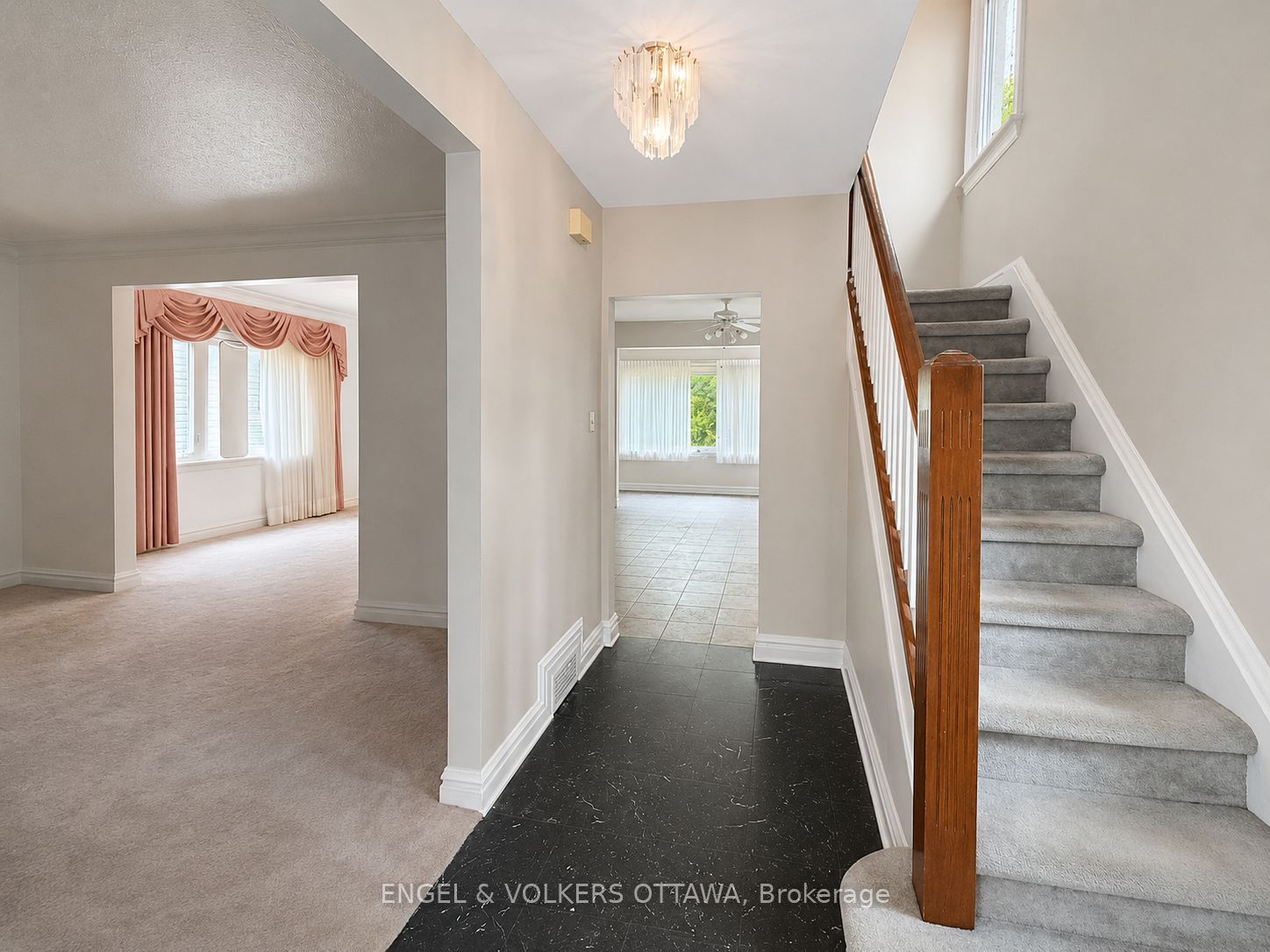 1216 Ridgemont Avenue, Hunt Club - South Keys and Area, ON K1V 6E7 photo 3