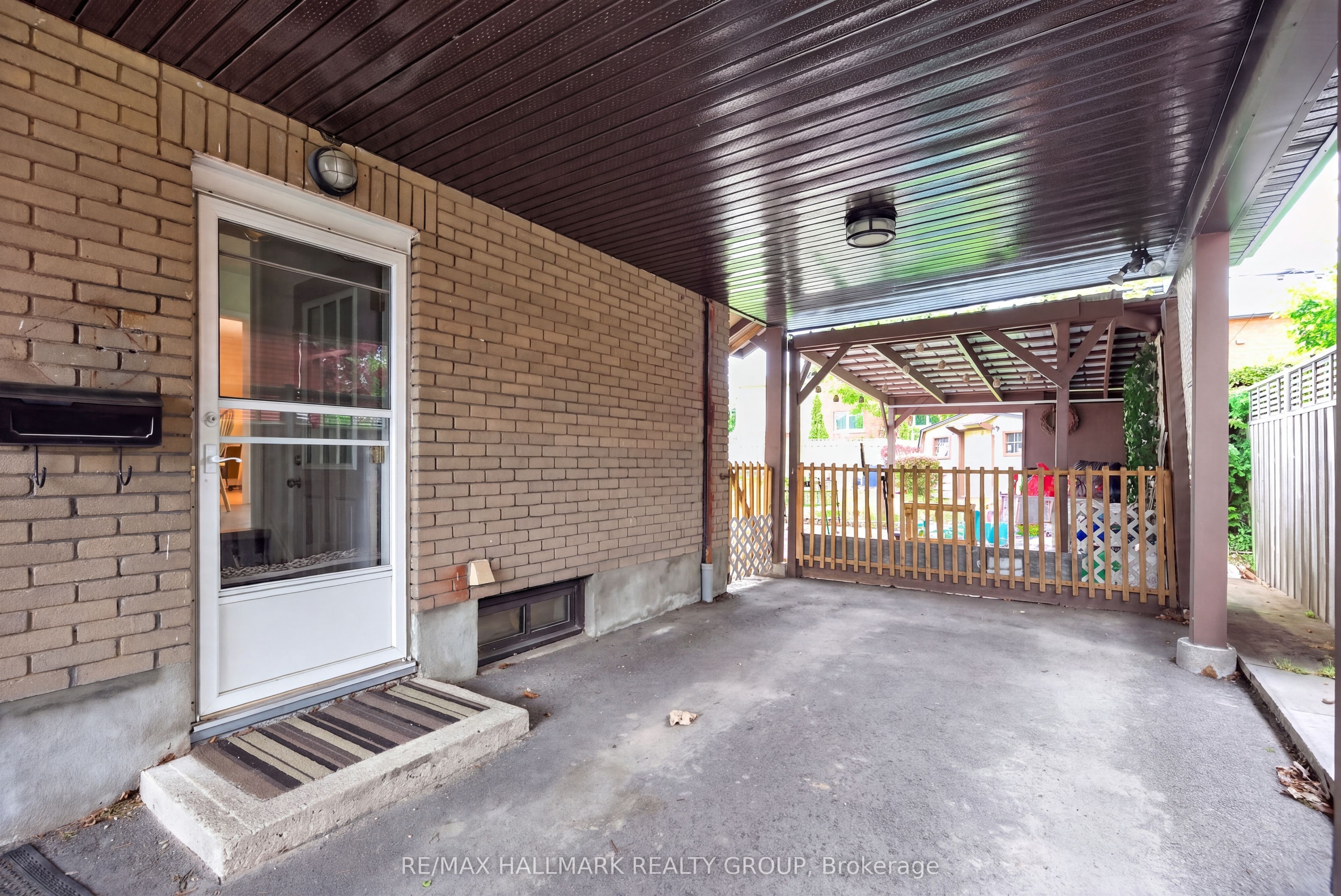 1416 Woodward Avenue, Carlington - Central Park, ON K1Z 7W1 photo 4