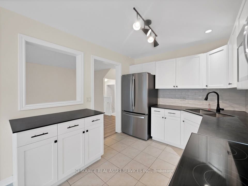 174 Mcbride Avenue, St. Catharines, ON L2S 4E3 photo 3