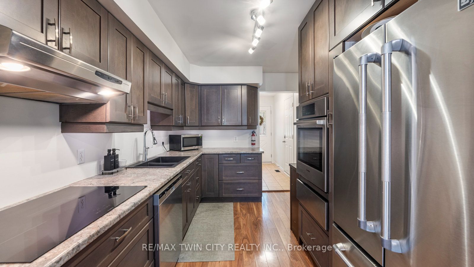 199 Saginaw Parkway 10, Cambridge, ON N1T 1T9 photo 4