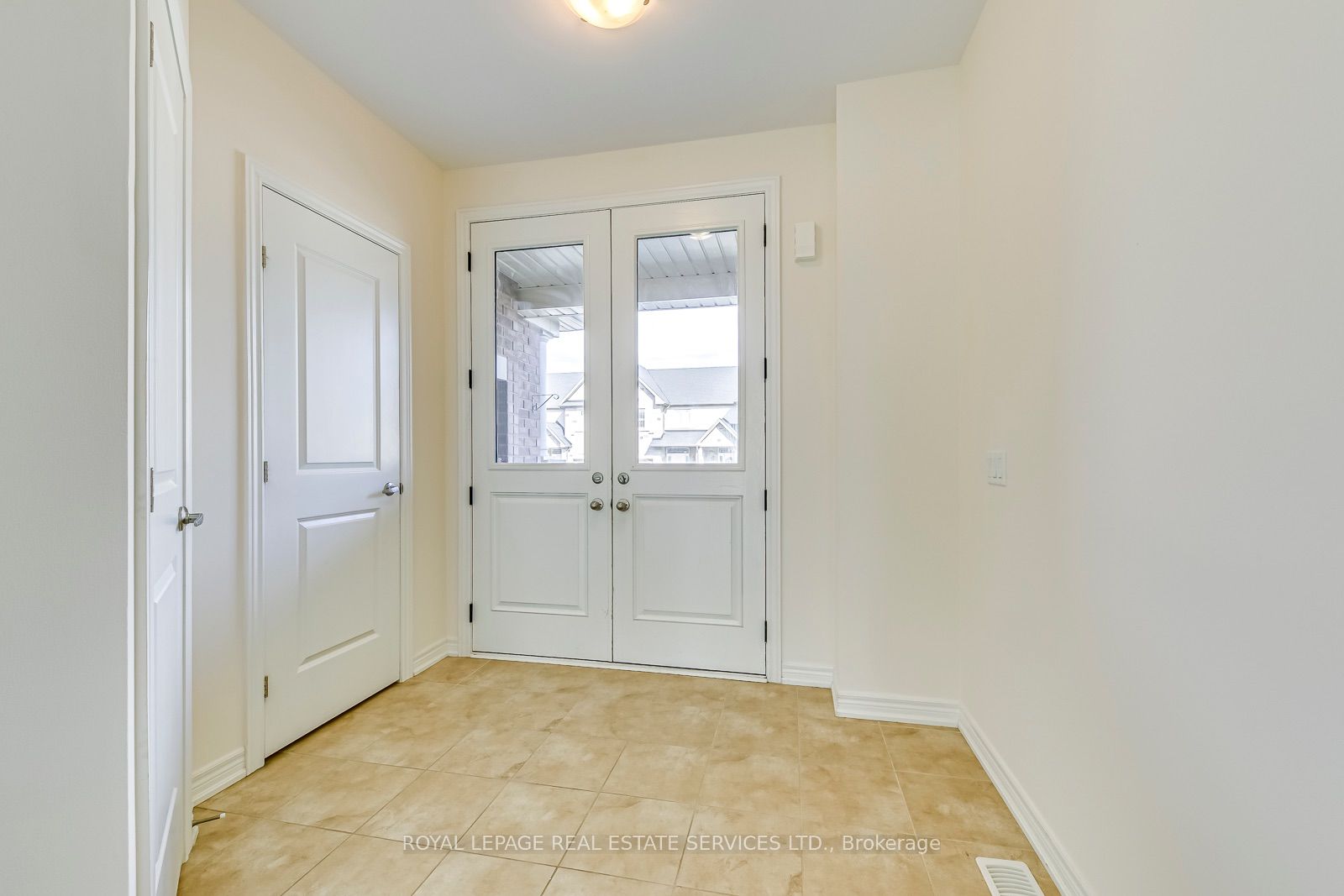 22 Callon Drive, Hamilton, ON L9K 3K9 photo 4