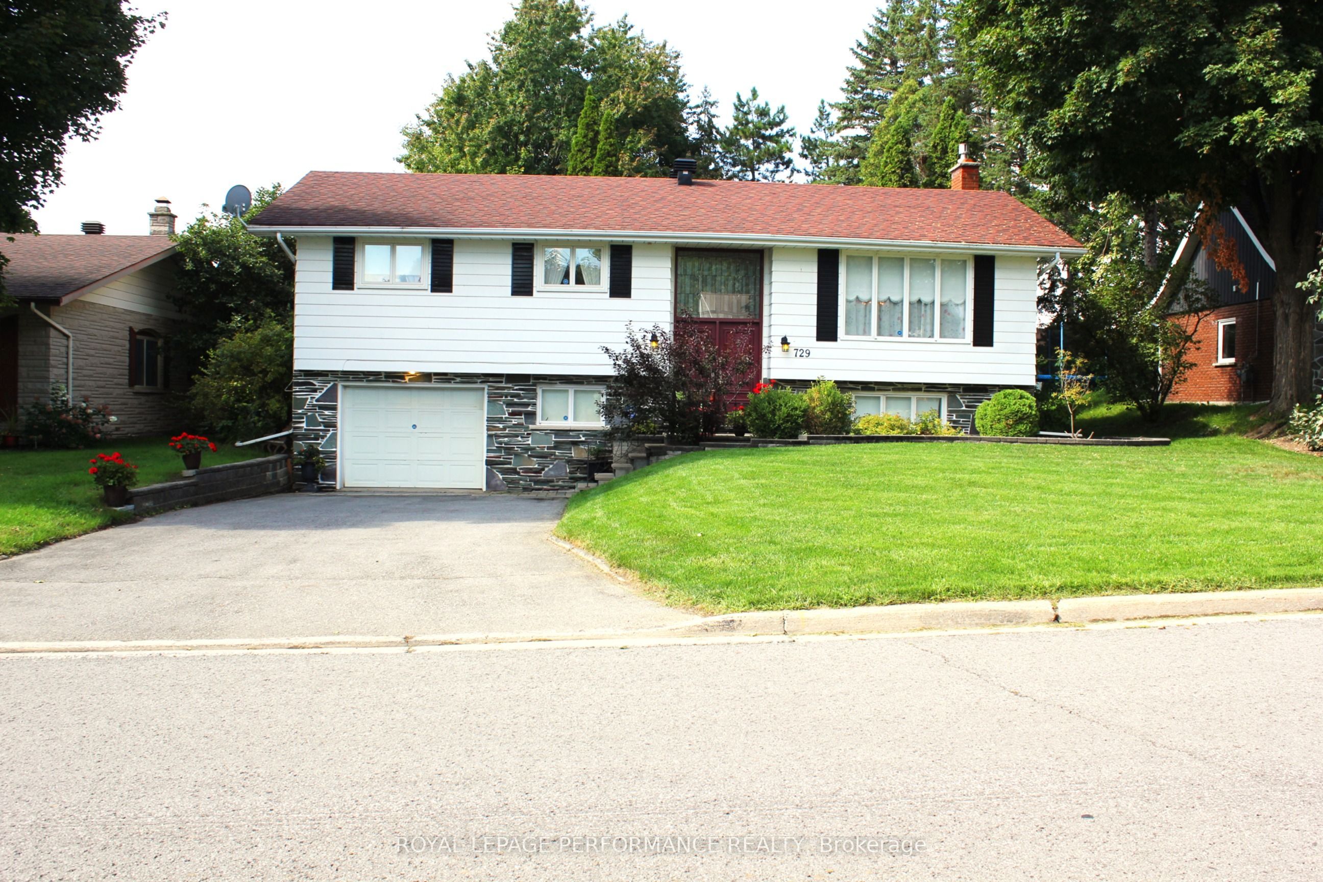 729 Iroquois Drive, Cornwall, ON K6H 5C6 photo 2