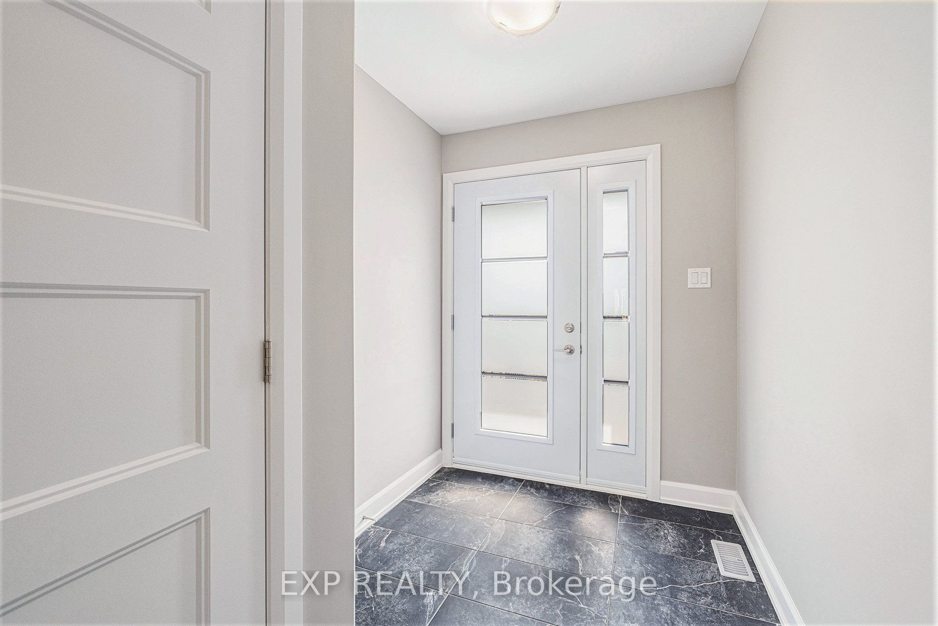 1227 MONTBLANC Crescent, Russell, ON K0A 1W0 photo 2