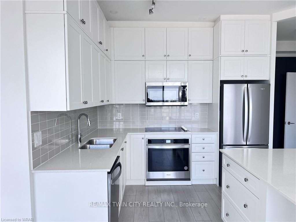 55 Duke Street, Kitchener, ON N2H 0C9 photo 3