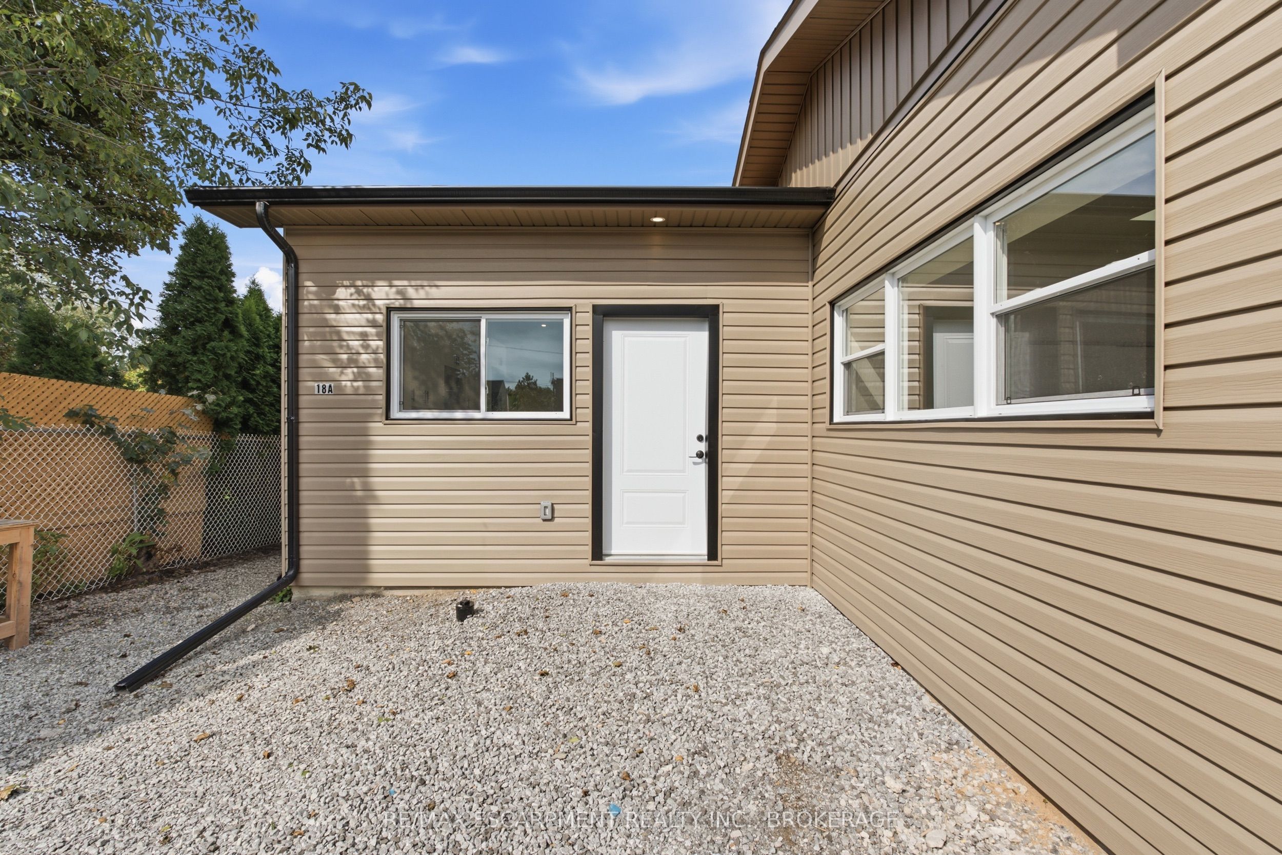 18 Princess Street 3, St. Catharines, ON L2P 2R1 photo 2