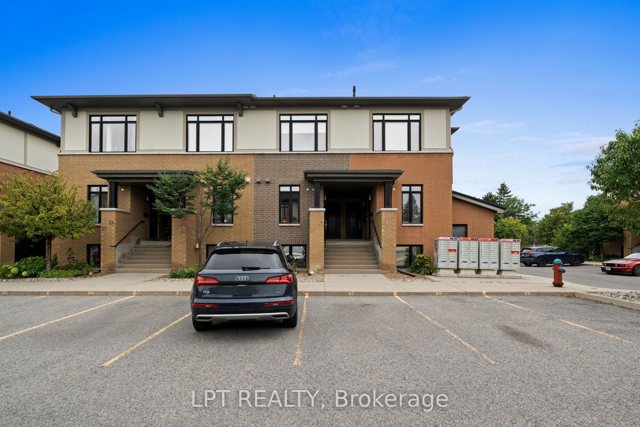 21 Bergeron Private, Orleans - Convent Glen and Area, ON K1C 0C2