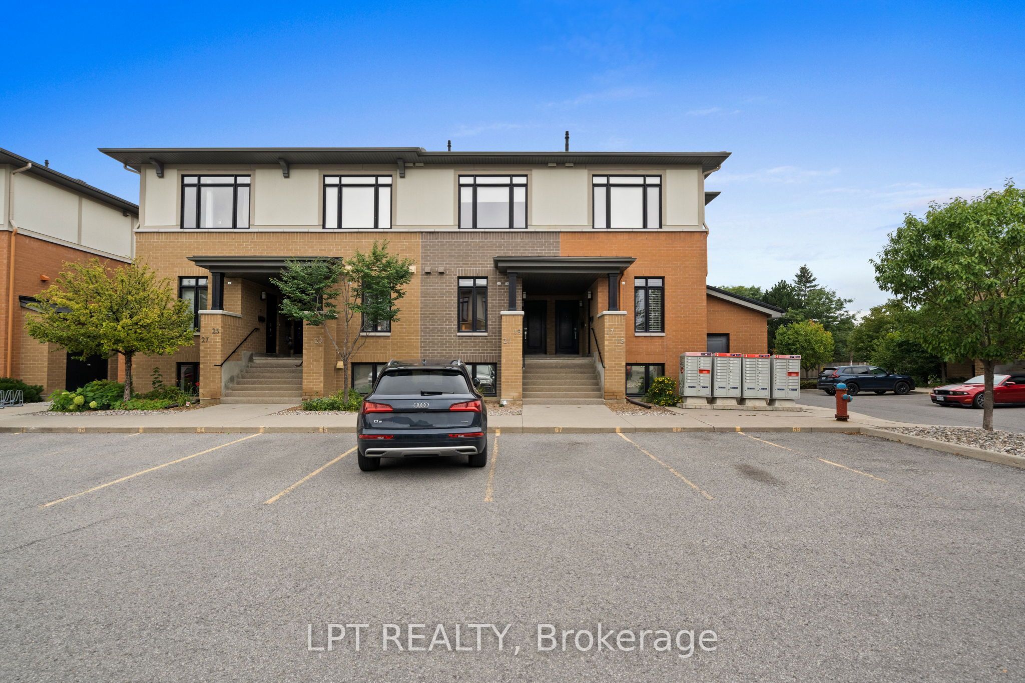 21 Bergeron Private, Orleans - Convent Glen and Area, ON K1C 0C2 photo 3