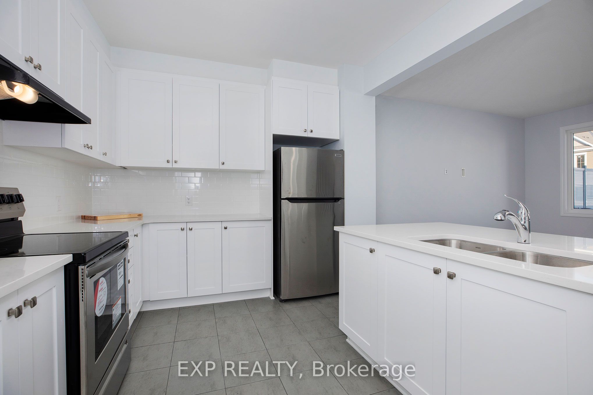 96 BALLINORA Way, Stittsville - Munster - Richmond, ON K2S 0V5 photo 3