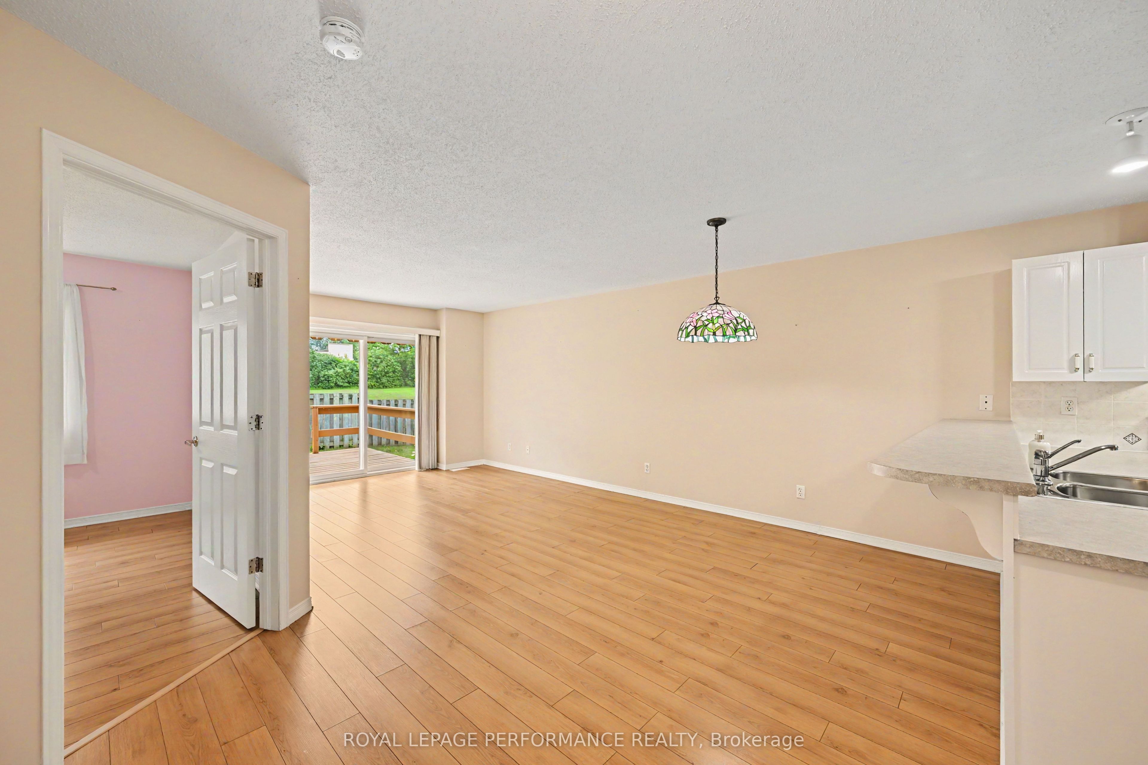 18 Daphne Crescent, Stittsville - Munster - Richmond, ON K2S 1Y1 photo 3
