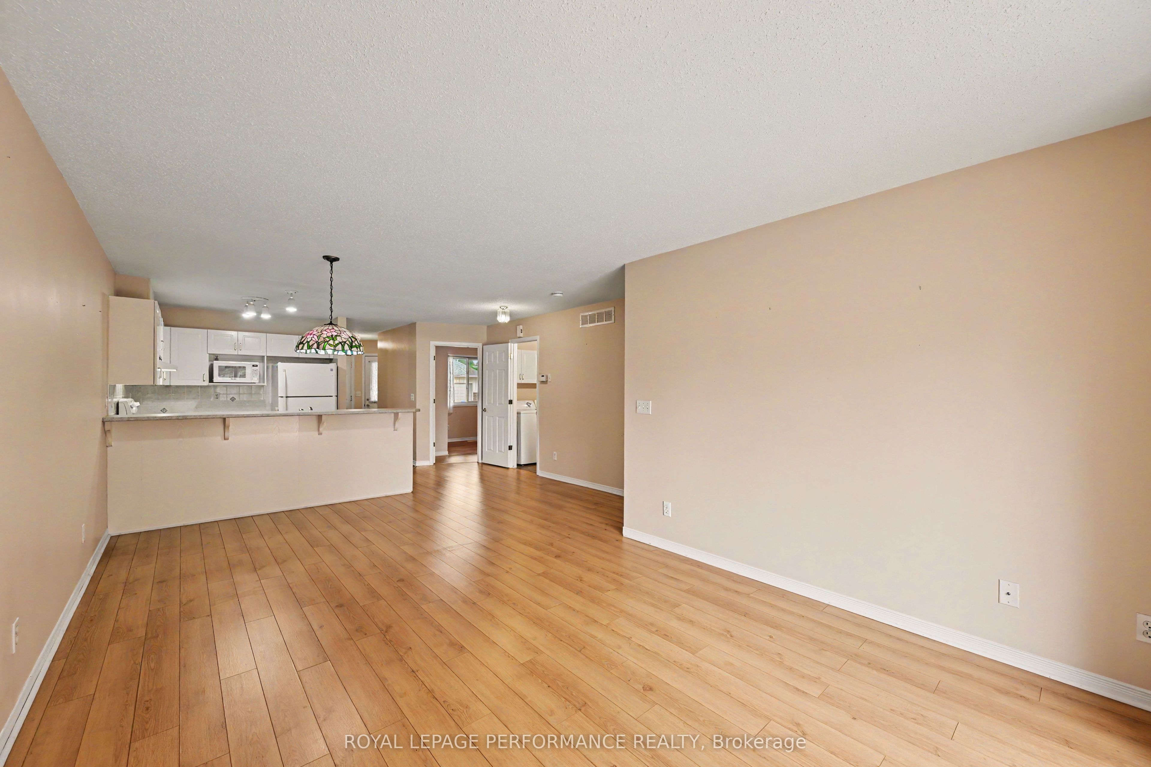 18 Daphne Crescent, Stittsville - Munster - Richmond, ON K2S 1Y1 photo 5