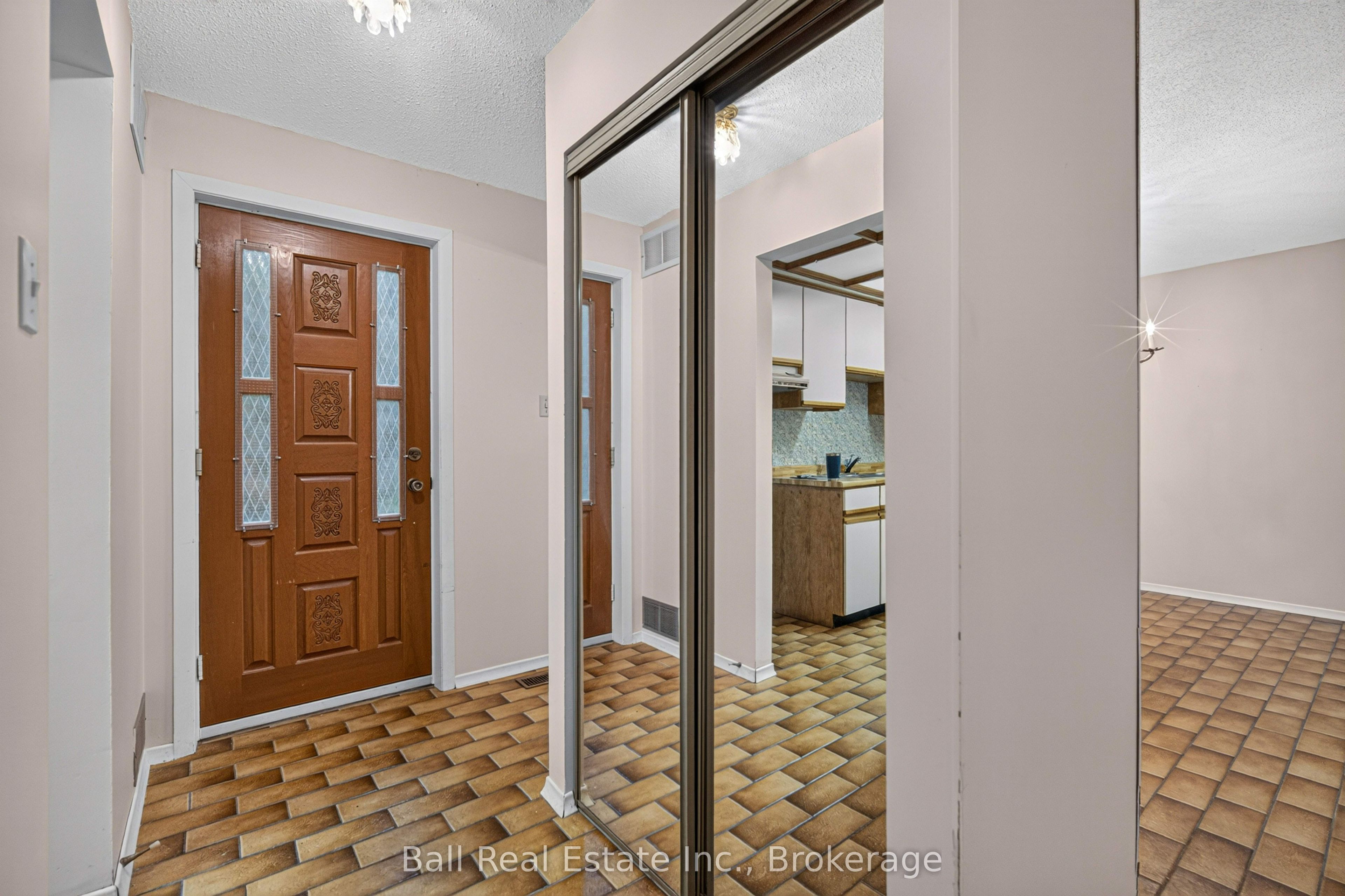 200 East St S 103, Kawartha Lakes, ON K0M 1A0 photo 4