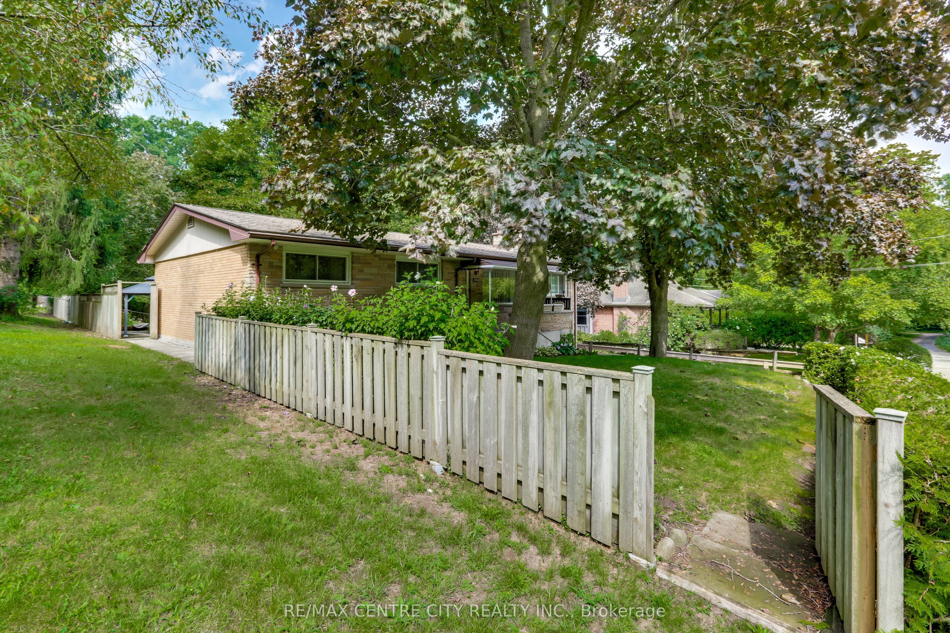 223 Halls Mill Road, London South, ON N6K 2L3 photo 2