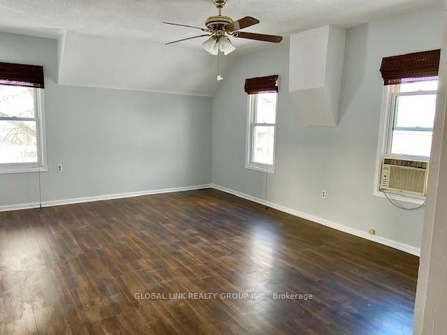 20 Wedsworth Street Apt B, St. Catharines, ON L2T 1H8 photo 2