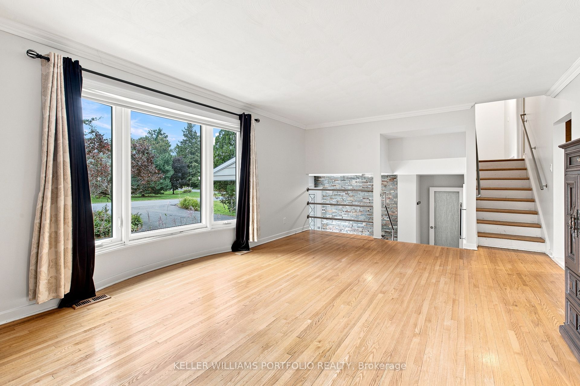 123 Dorothea Drive, Billings Bridge - Riverside Park and Area, ON K1V 7C6 photo 4