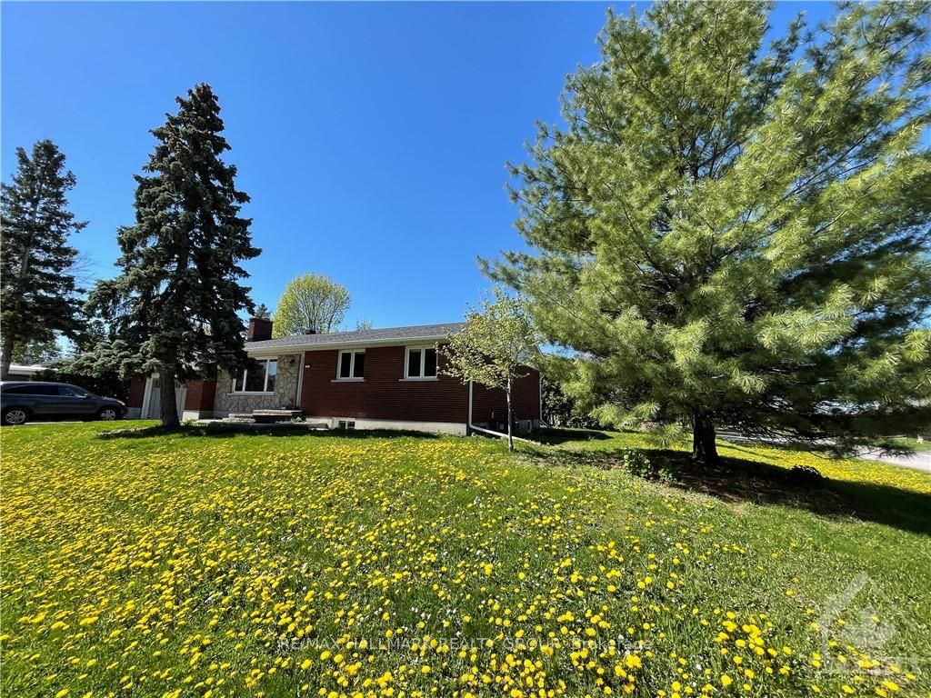2 Indian Road, Meadowlands - Crestview and Area, ON K2G 1N4 photo 2