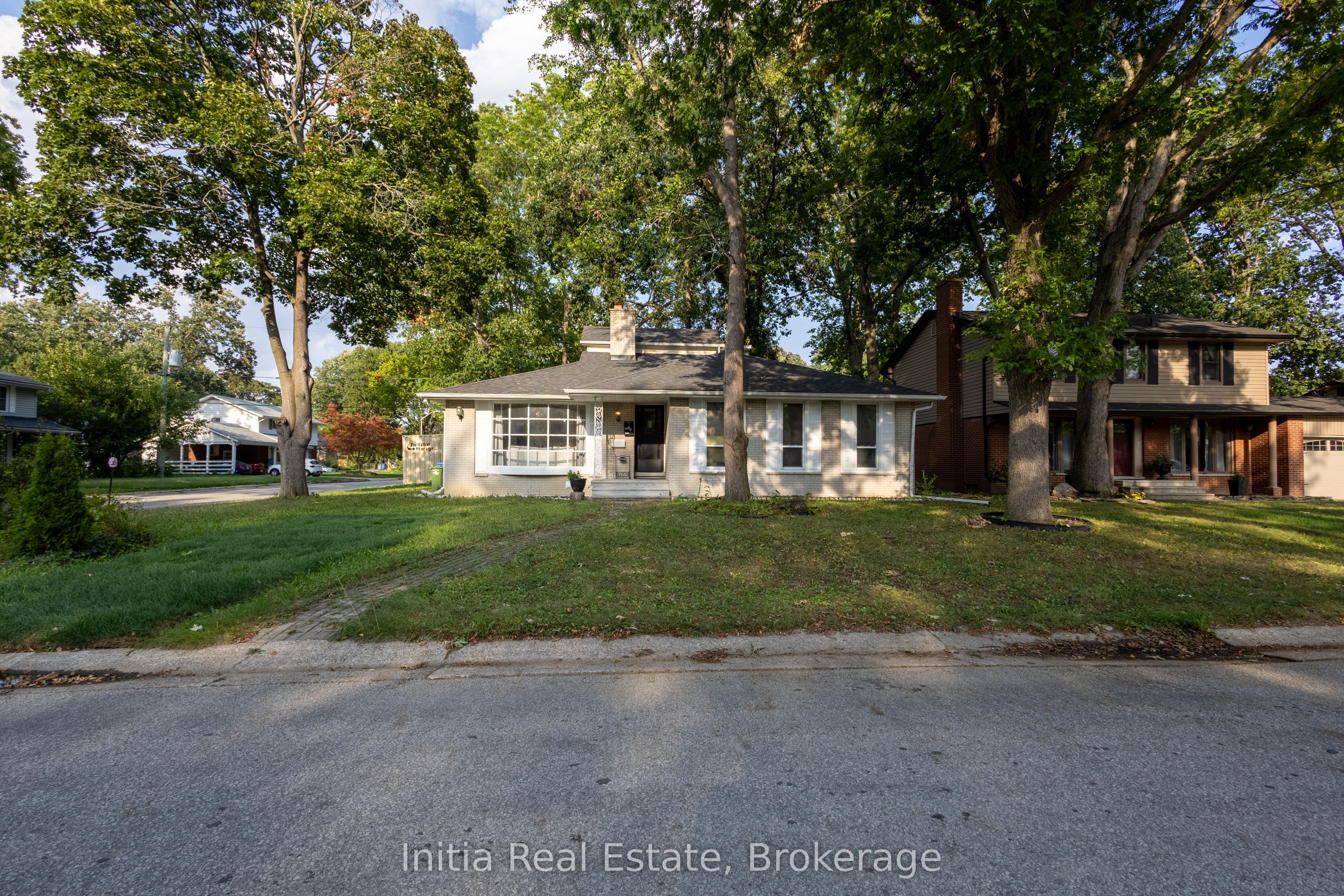 3400 St Patrick's Drive, Windsor, ON N9E 3H4 photo 3