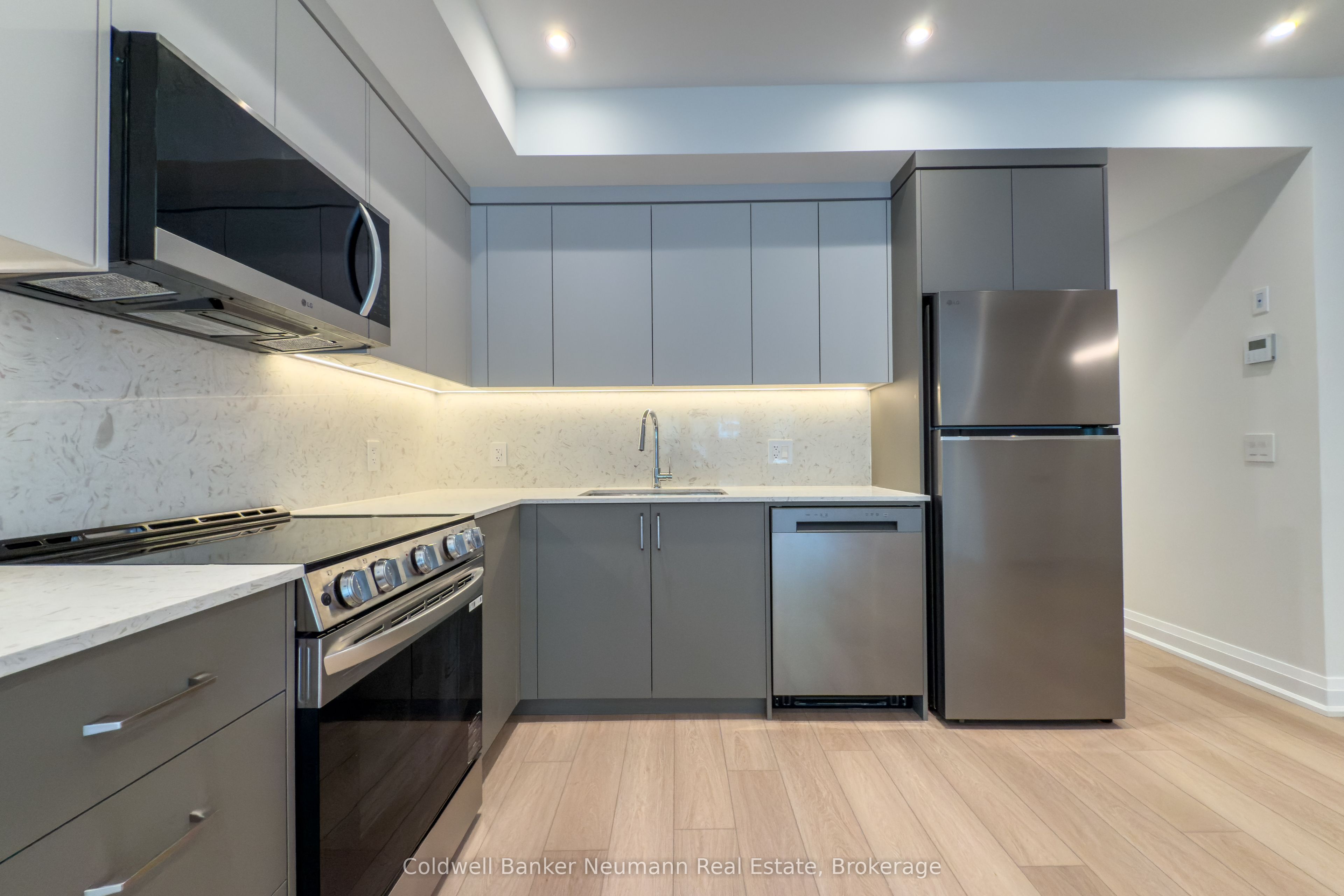 14 Stevenson Street N 1, Guelph, ON N1E 5A4 photo 2