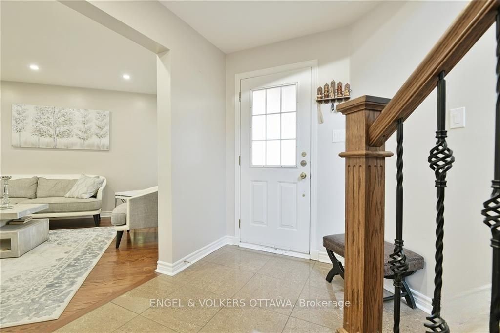 13 Picasso Drive, Hunt Club - South Keys and Area, ON K1G 5S9 photo 3