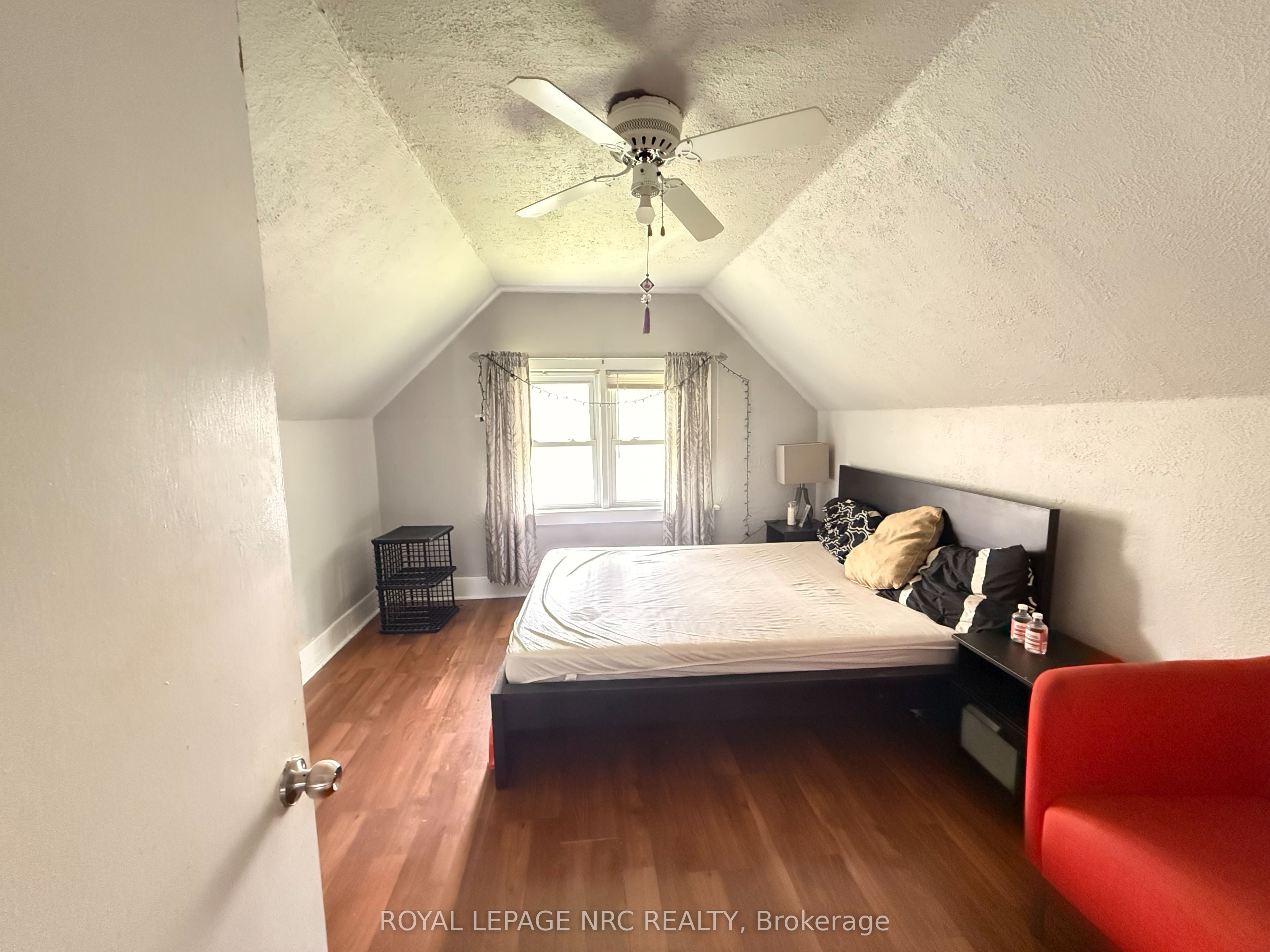 5583 BYNG Avenue, Niagara Falls, ON L2G 5C6 photo 5