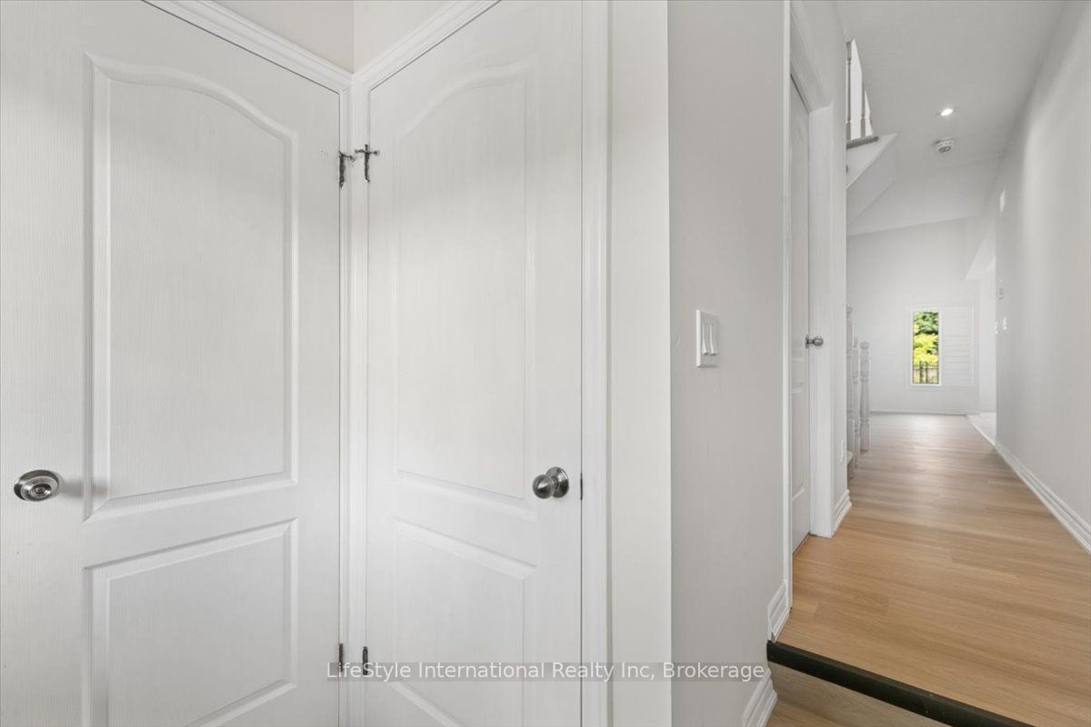 242 Moorlands Crescent, Kitchener, ON N2P 0C4 photo 5