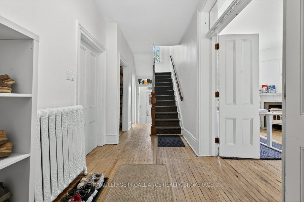 162 Earl Street, Kingston, ON K7L 2H2 photo 4