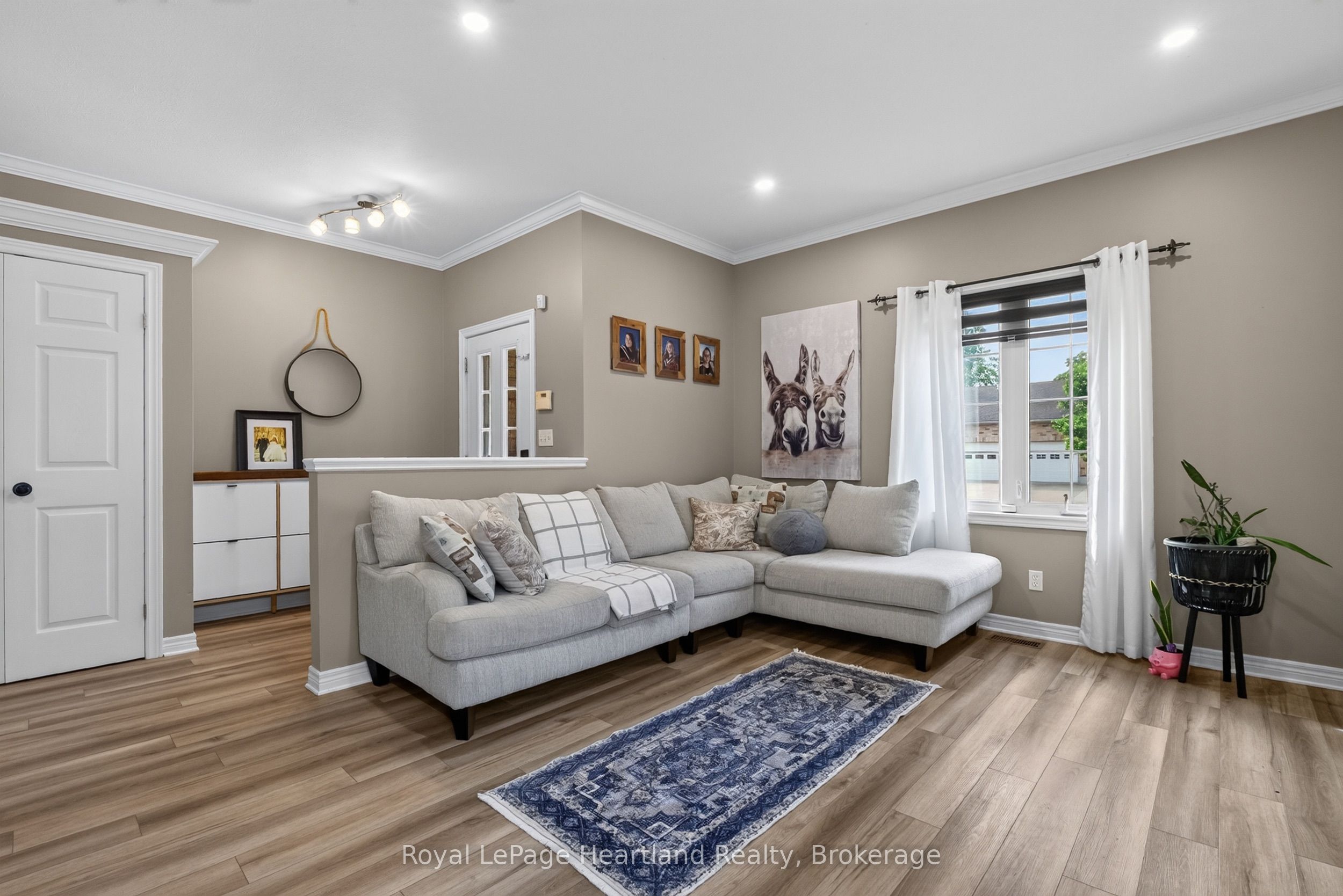 16 Somerset Street, South Huron, ON N0M 1S2 photo 5