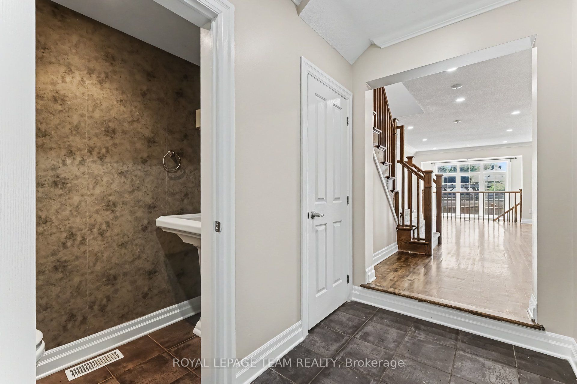 406 Heathrow Private, Stittsville - Munster - Richmond, ON K2S 0M9 photo 2
