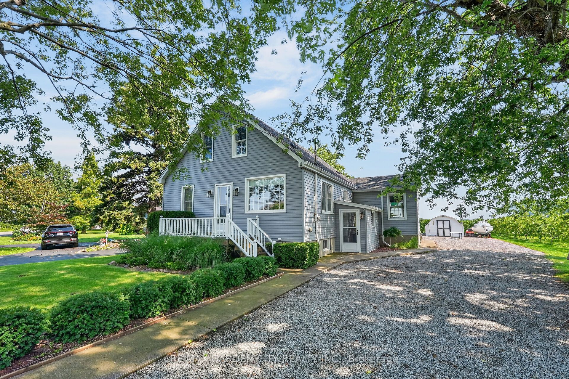 423 Read Road, Niagara-on-the-Lake, ON L2R 7K6