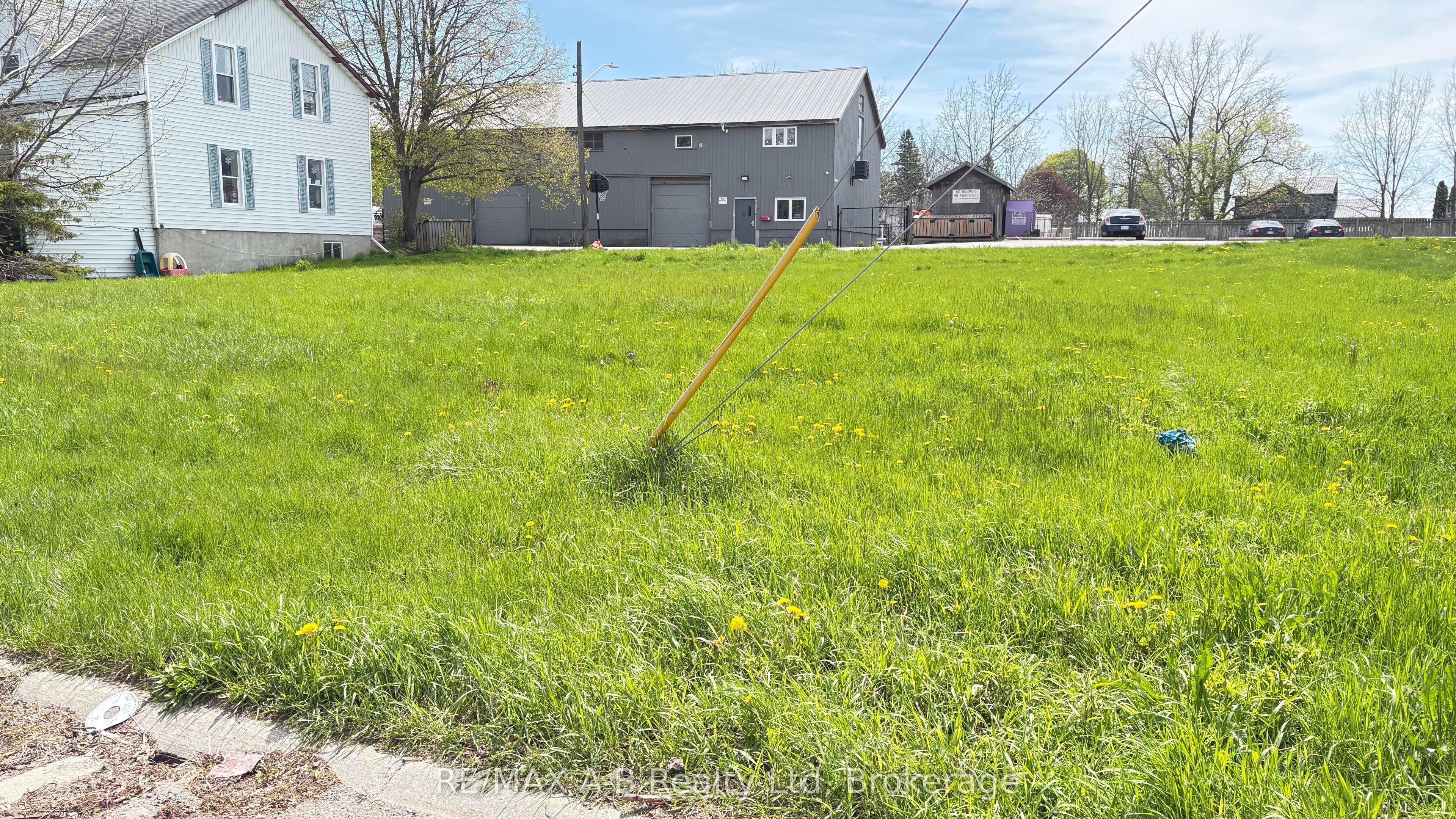 8 Brydges Street, Brant, ON N3L 1K1