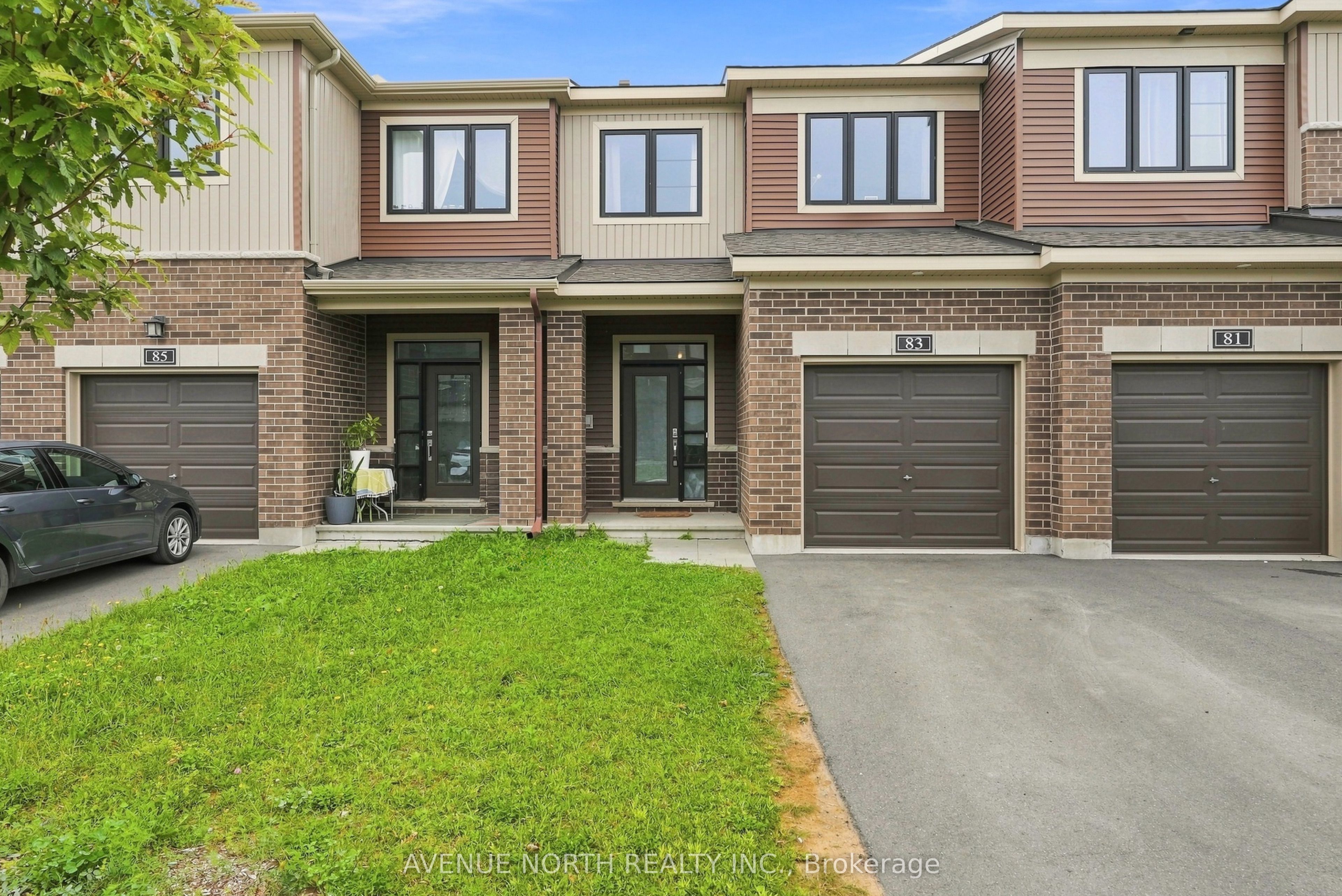 83 Osler Street S, Kanata, ON K2W 0K8