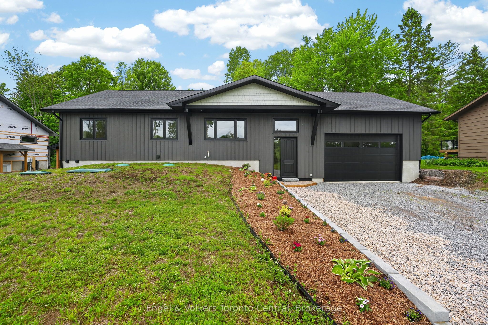1093 Highway 141 Drive, Seguin, ON P2A 2W8 photo 2
