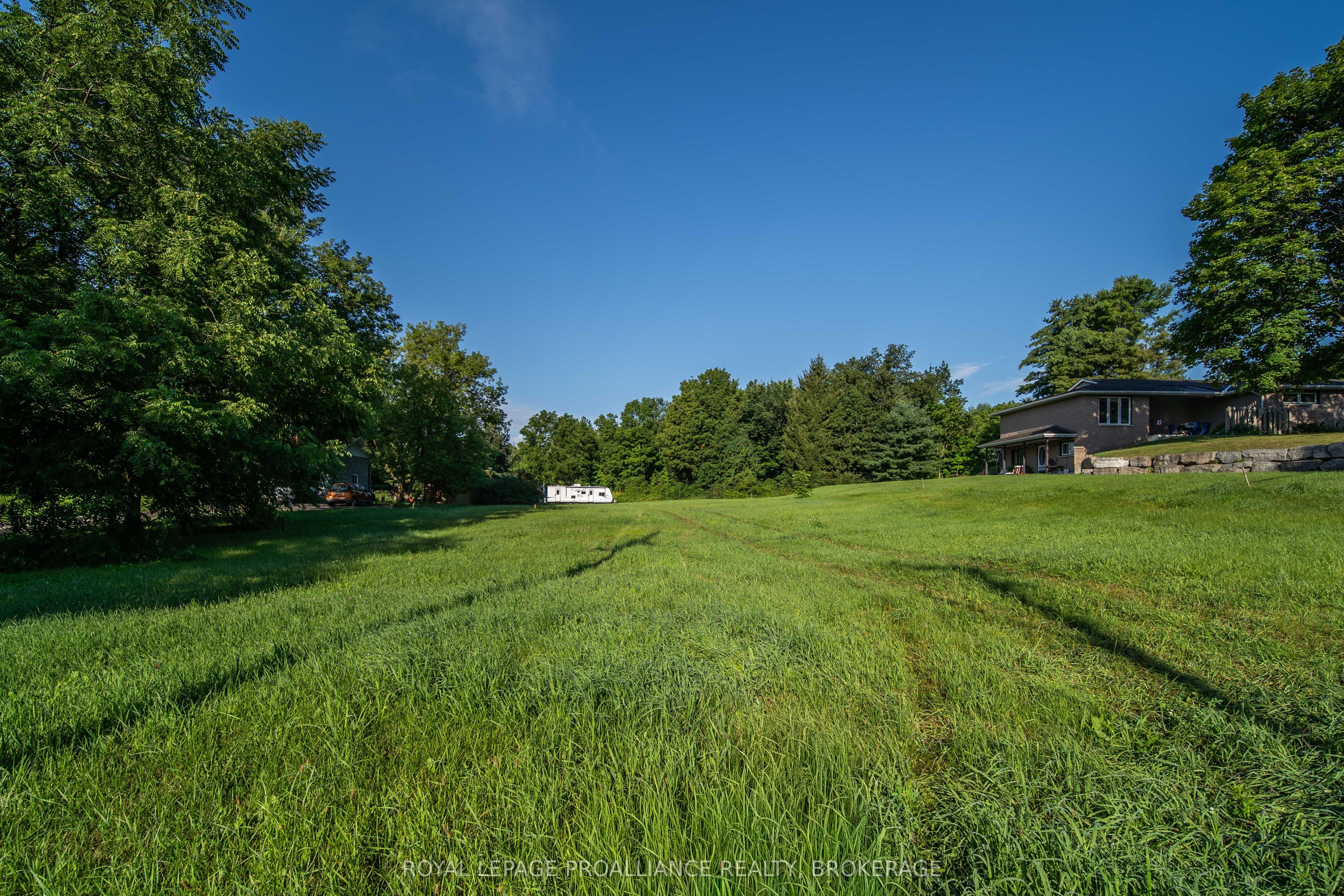 126 Haskins Point Road, Leeds and the Thousand Islands, ON K0H 2N0