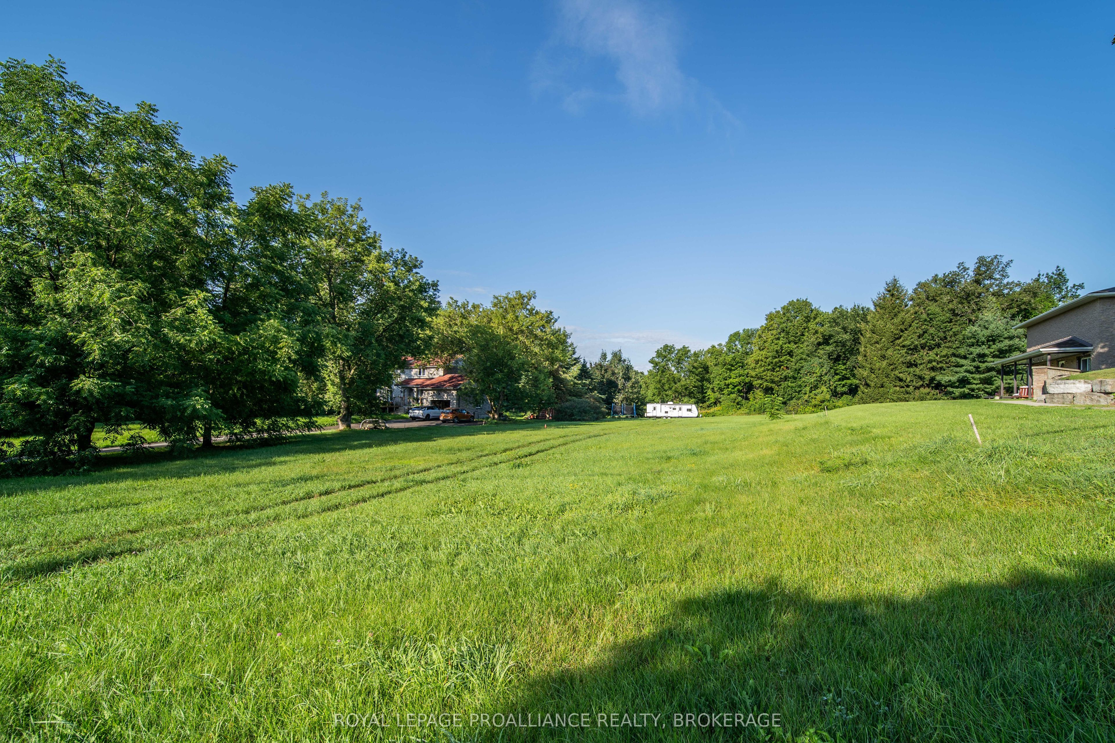 126 Haskins Point Road, Leeds and the Thousand Islands, ON K0H 2N0 photo 2