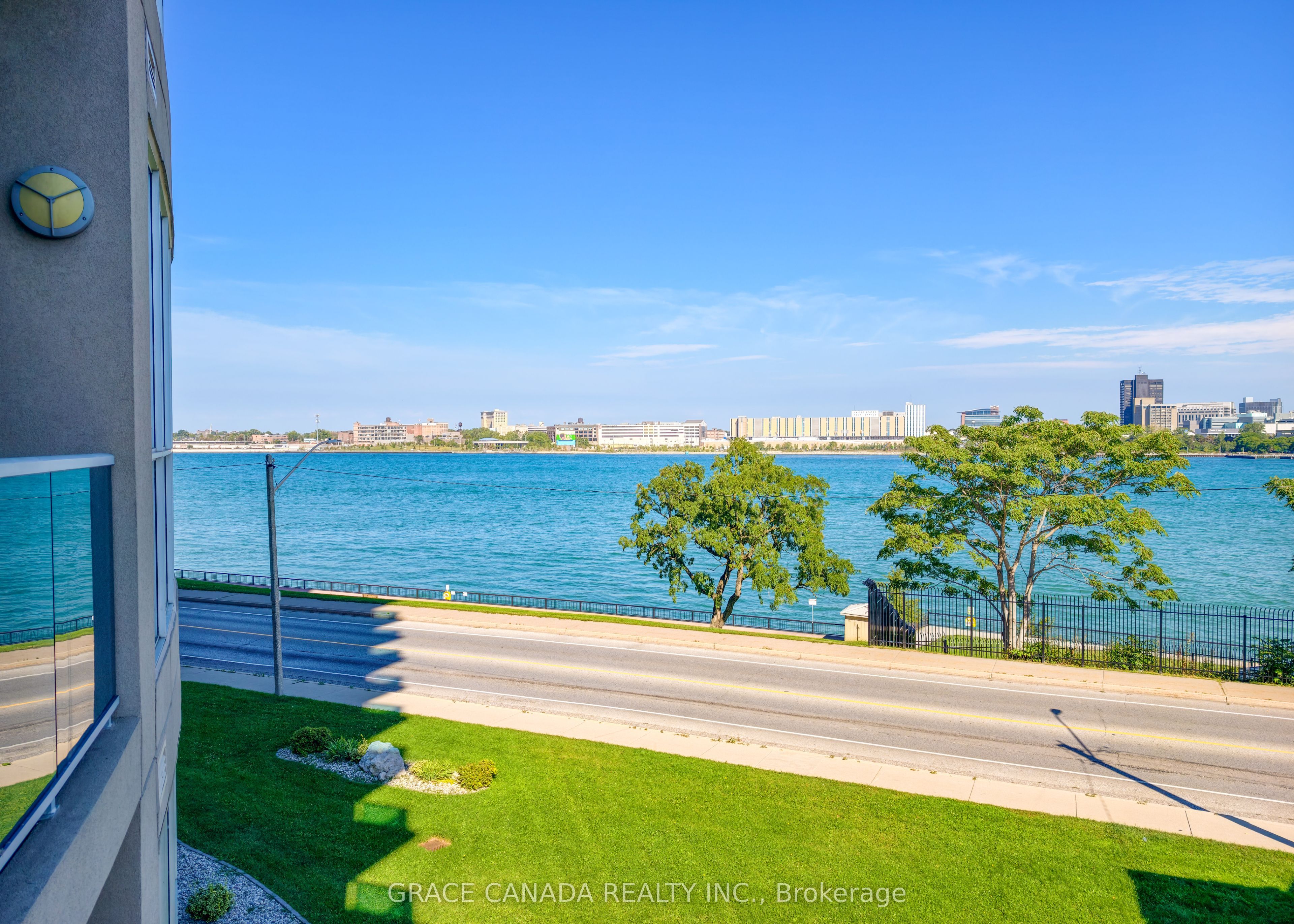 1225 Riverside Drive W 308, Windsor, ON N9A 0A2 photo 3