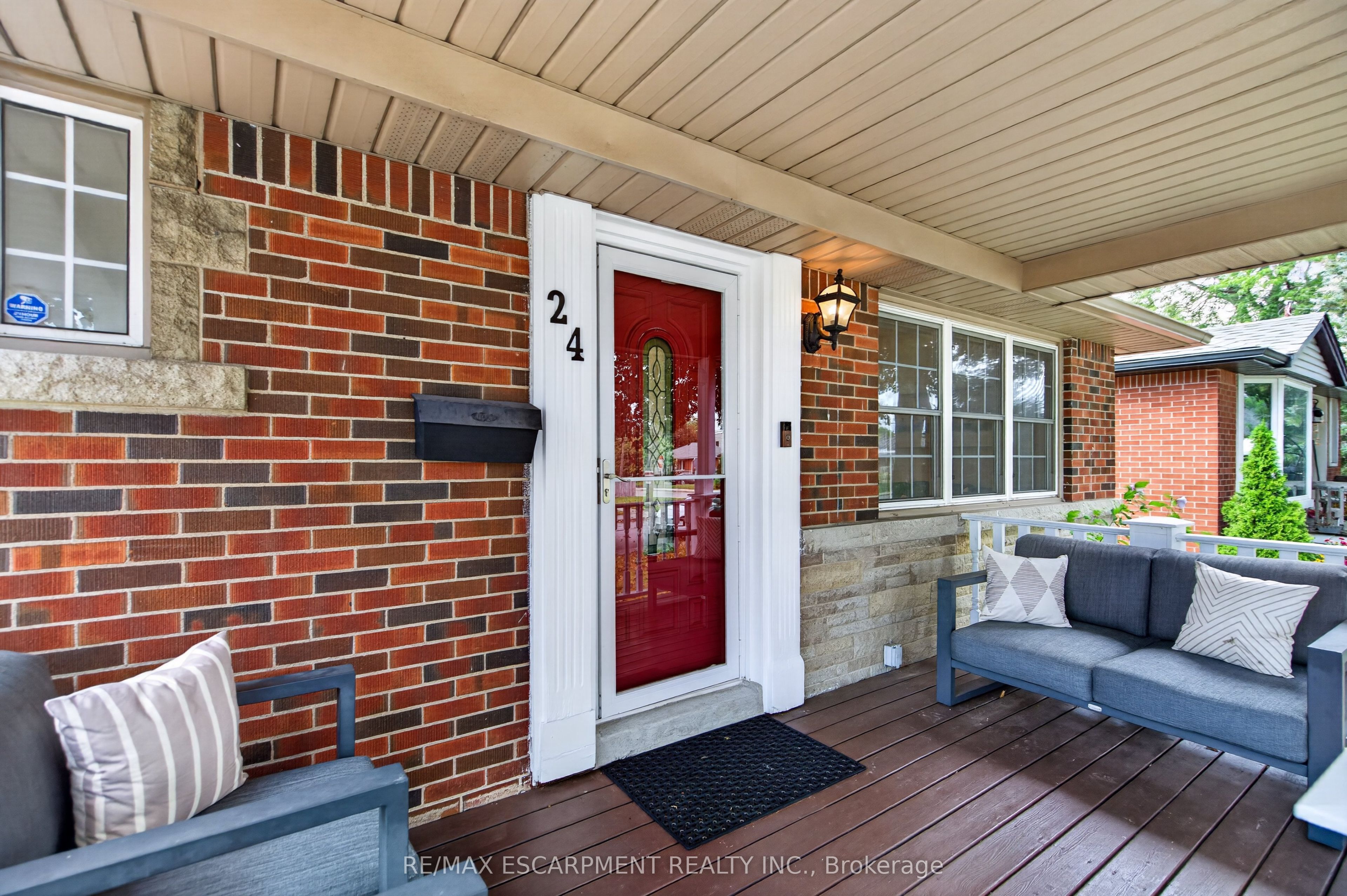 24 Castlefield Drive, Hamilton, ON L8T 3R2 photo 2
