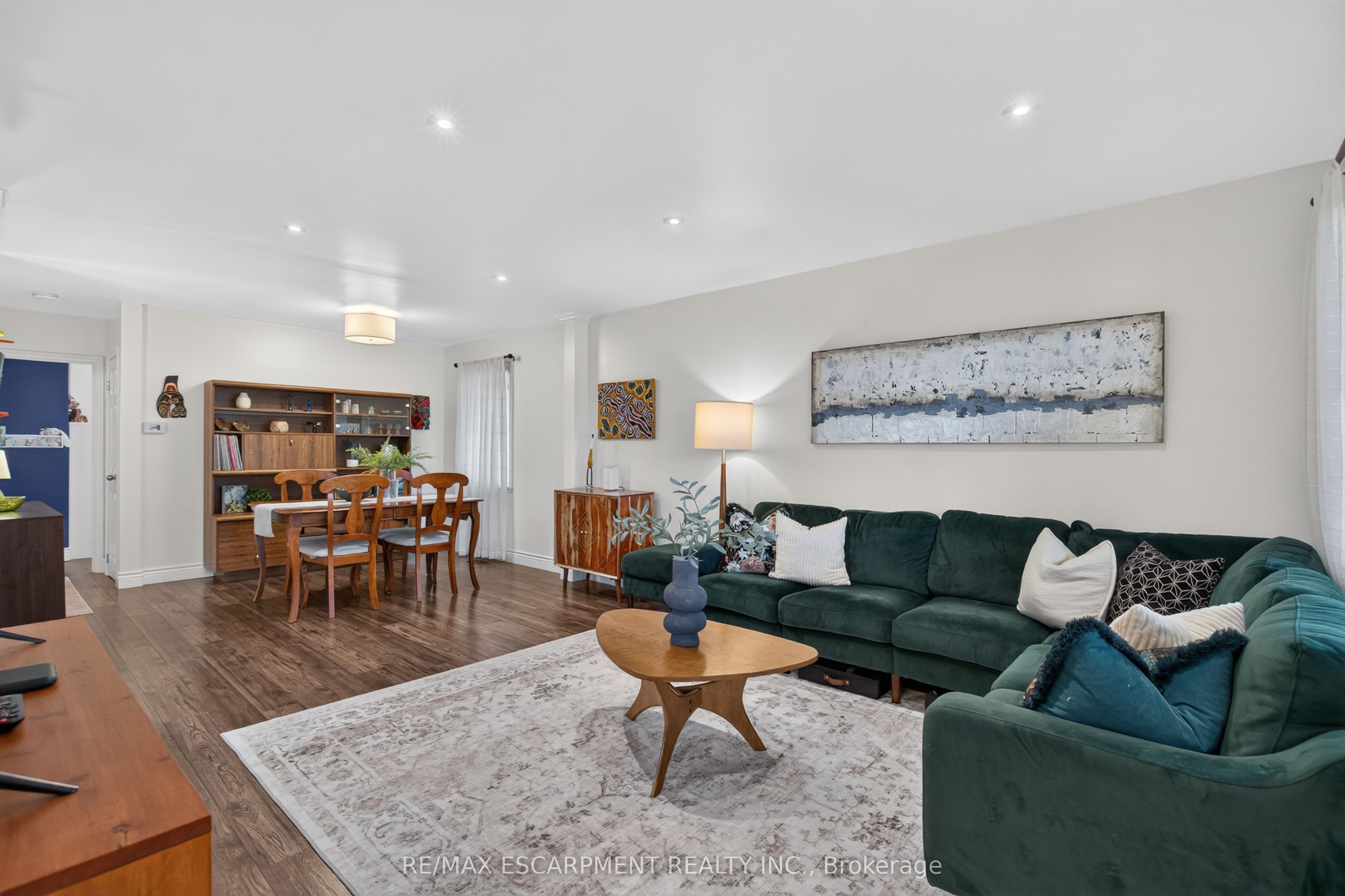 24 Castlefield Drive, Hamilton, ON L8T 3R2 photo 3