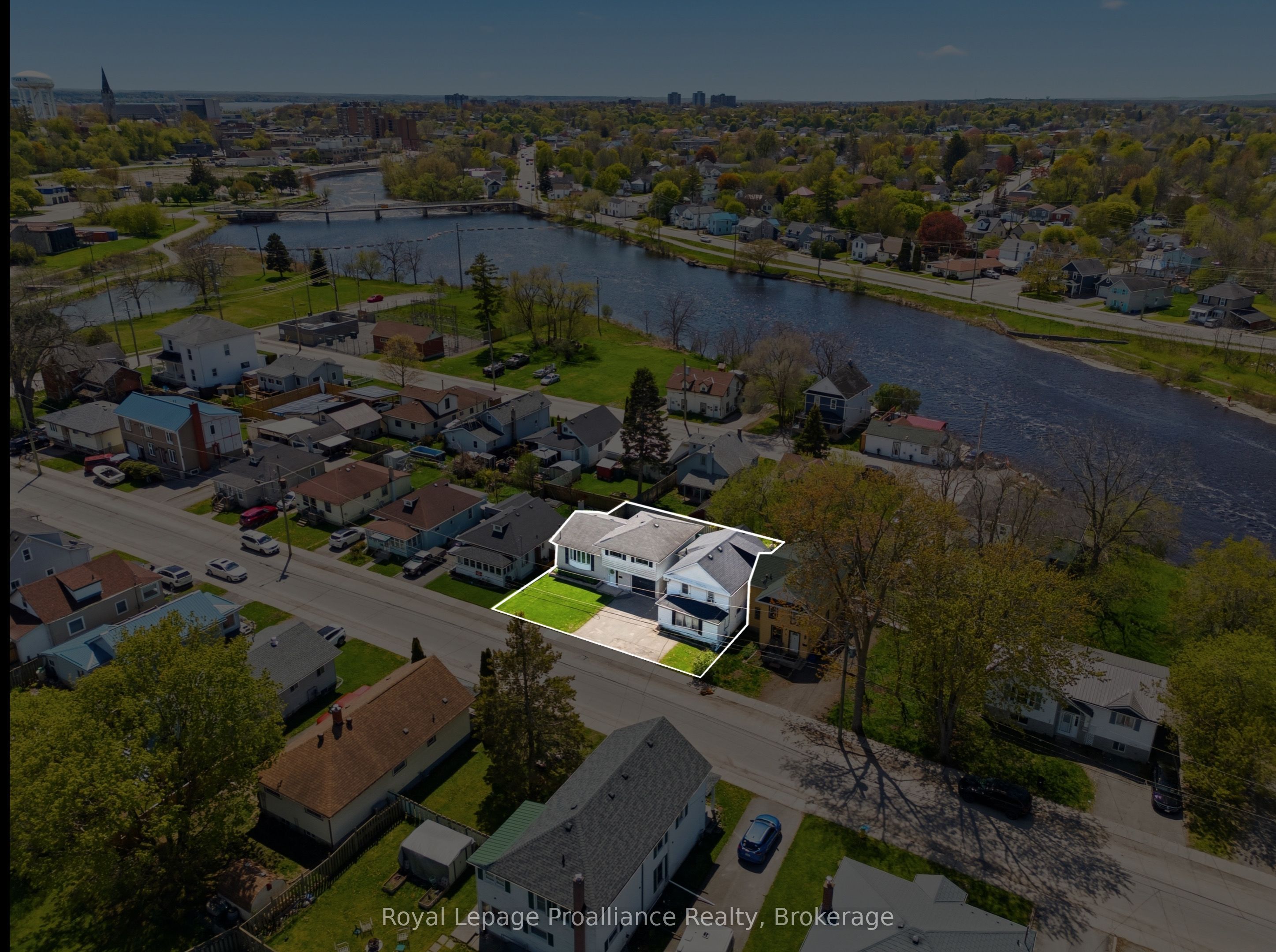 26 Johnson Street, Belleville, ON K8N 4T3 photo 2