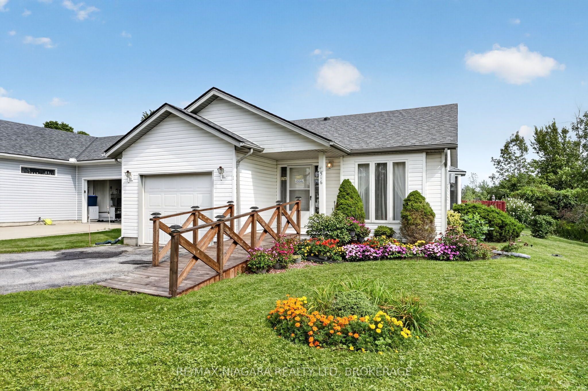 3033 Townline Road 516, Fort Erie, ON L0S 1S1 photo 2