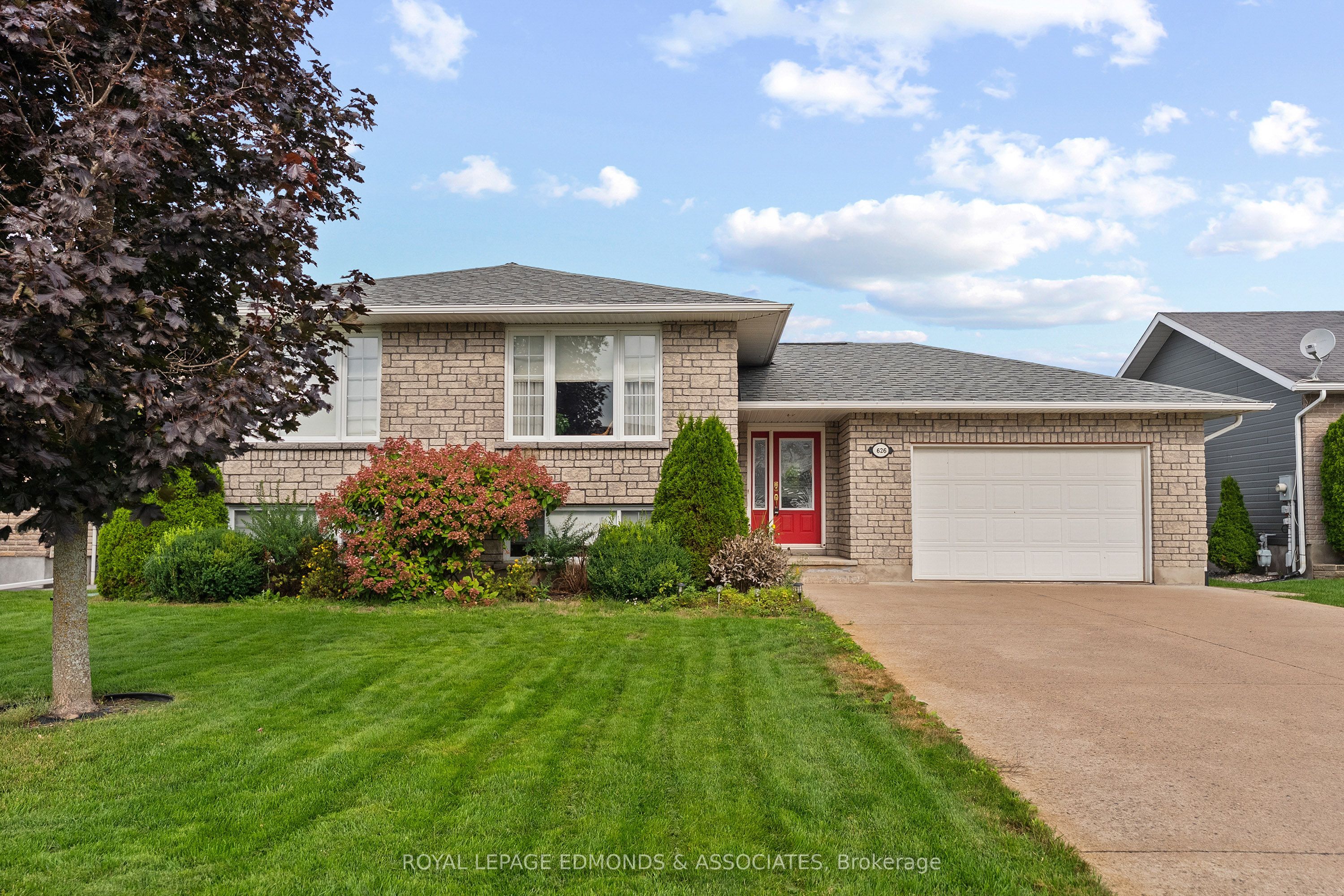 626 Moss Drive, Pembroke, ON K8A 8R7 photo 2